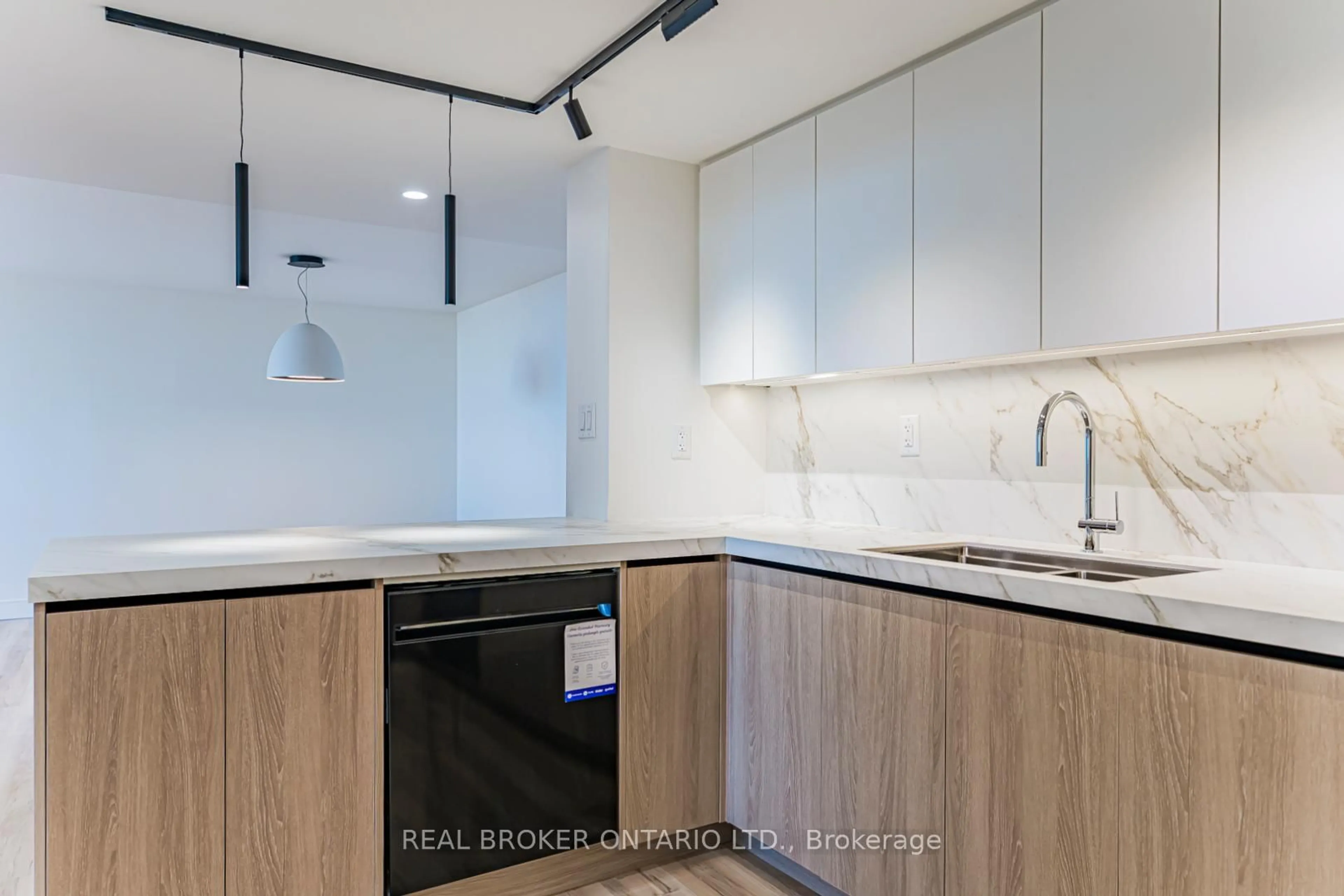 Unknown for 3131 Bridletowne Circ #1503, Toronto Ontario M1W 2S9