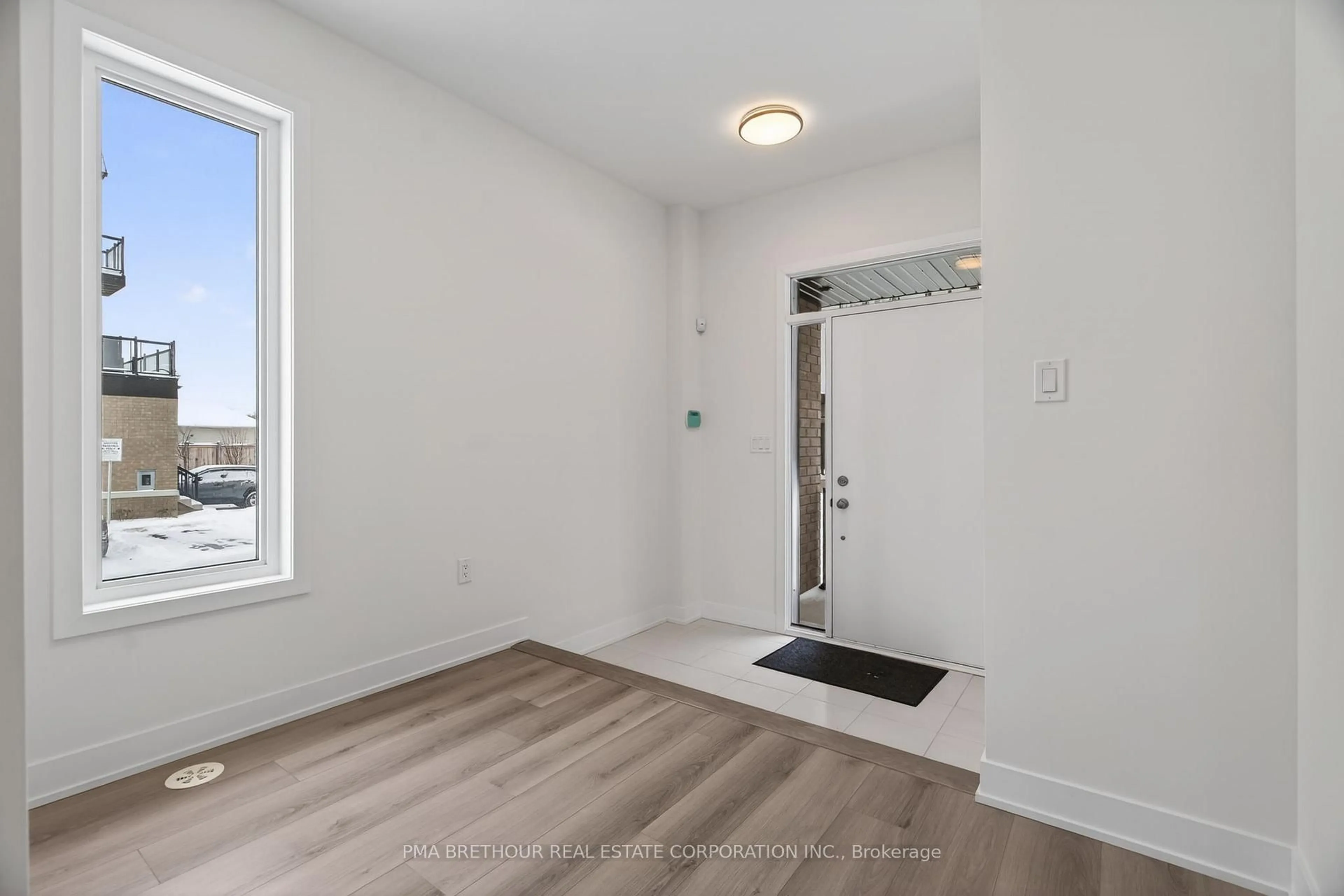 A pic of a room for 12 Lively Way, Whitby Ontario L1R 0S3