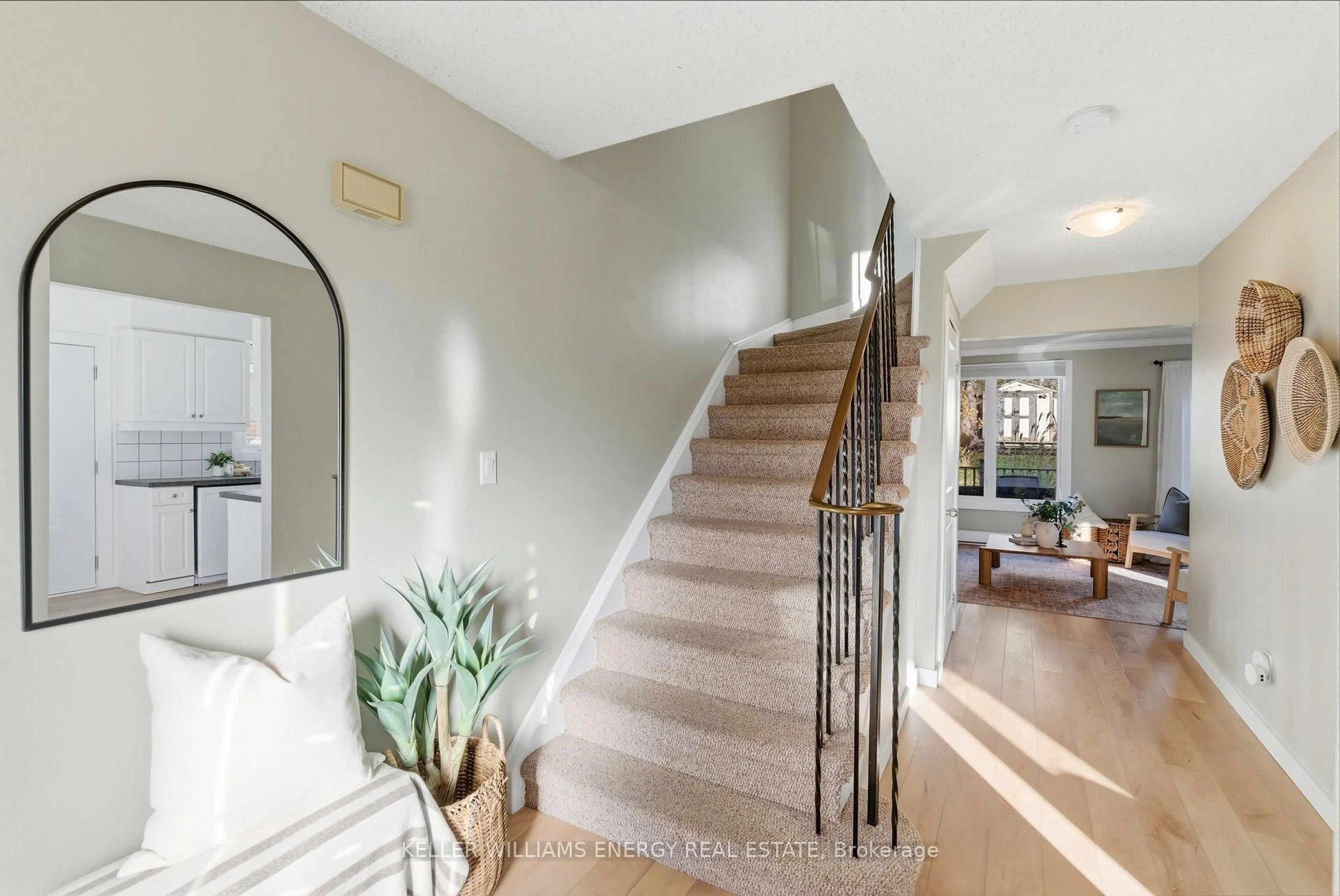 Unknown for 35 Overbank Dr, Oshawa Ontario L1J 7X9