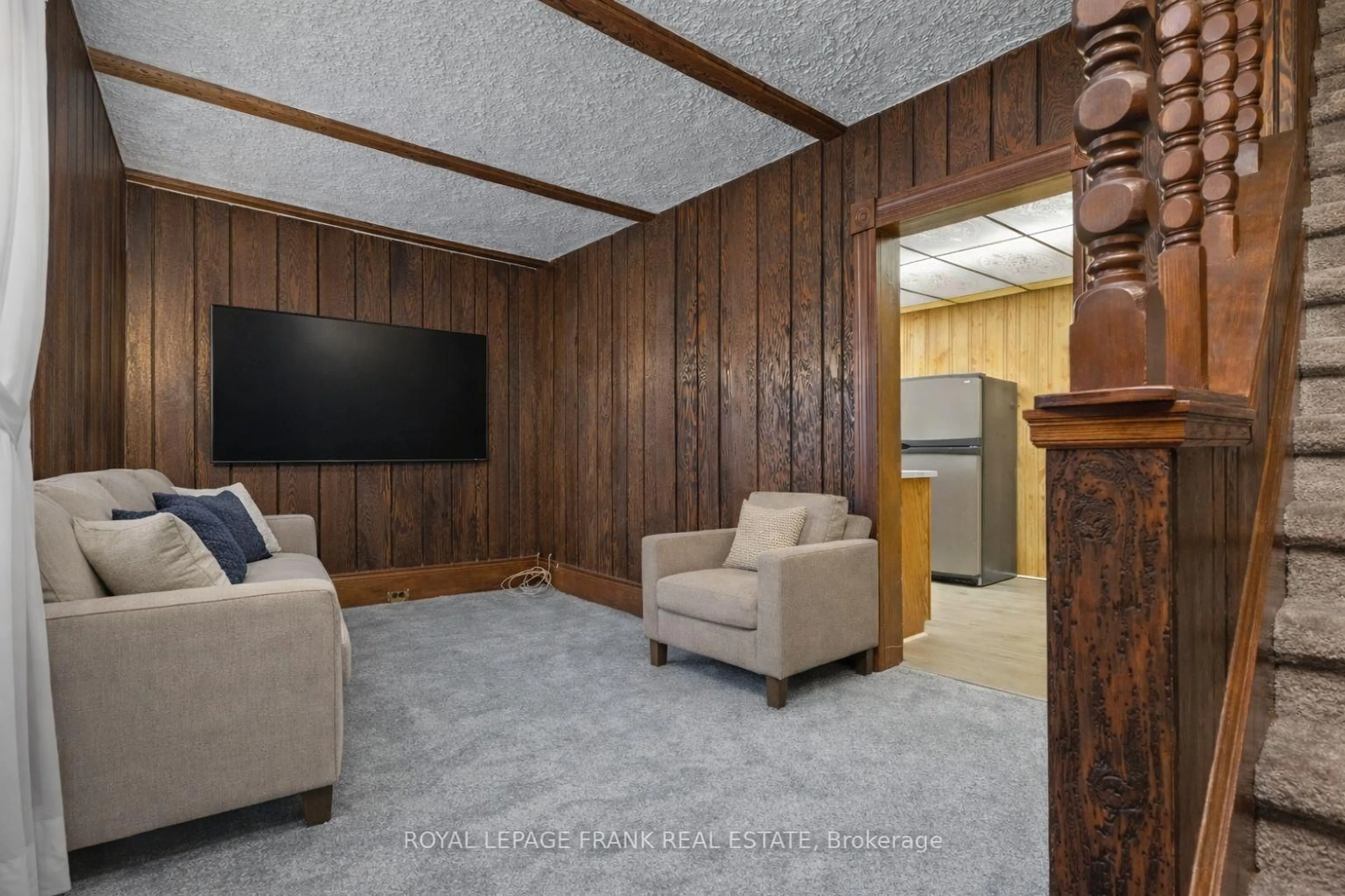 Unknown for 215 Celina St, Oshawa Ontario L1H 4N7