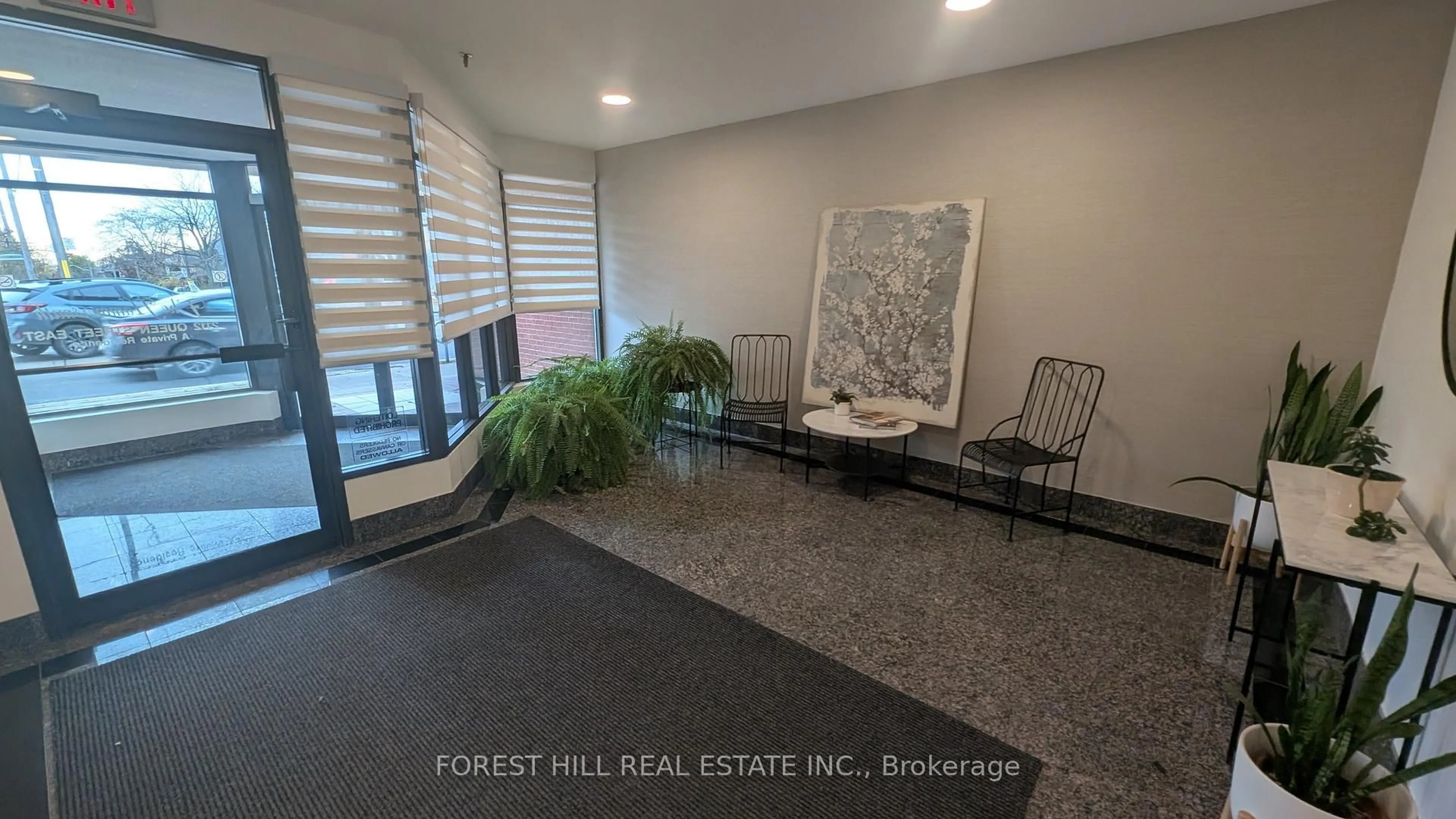 Indoor foyer for 2112 Queen St #23, Toronto Ontario M4E 1E2