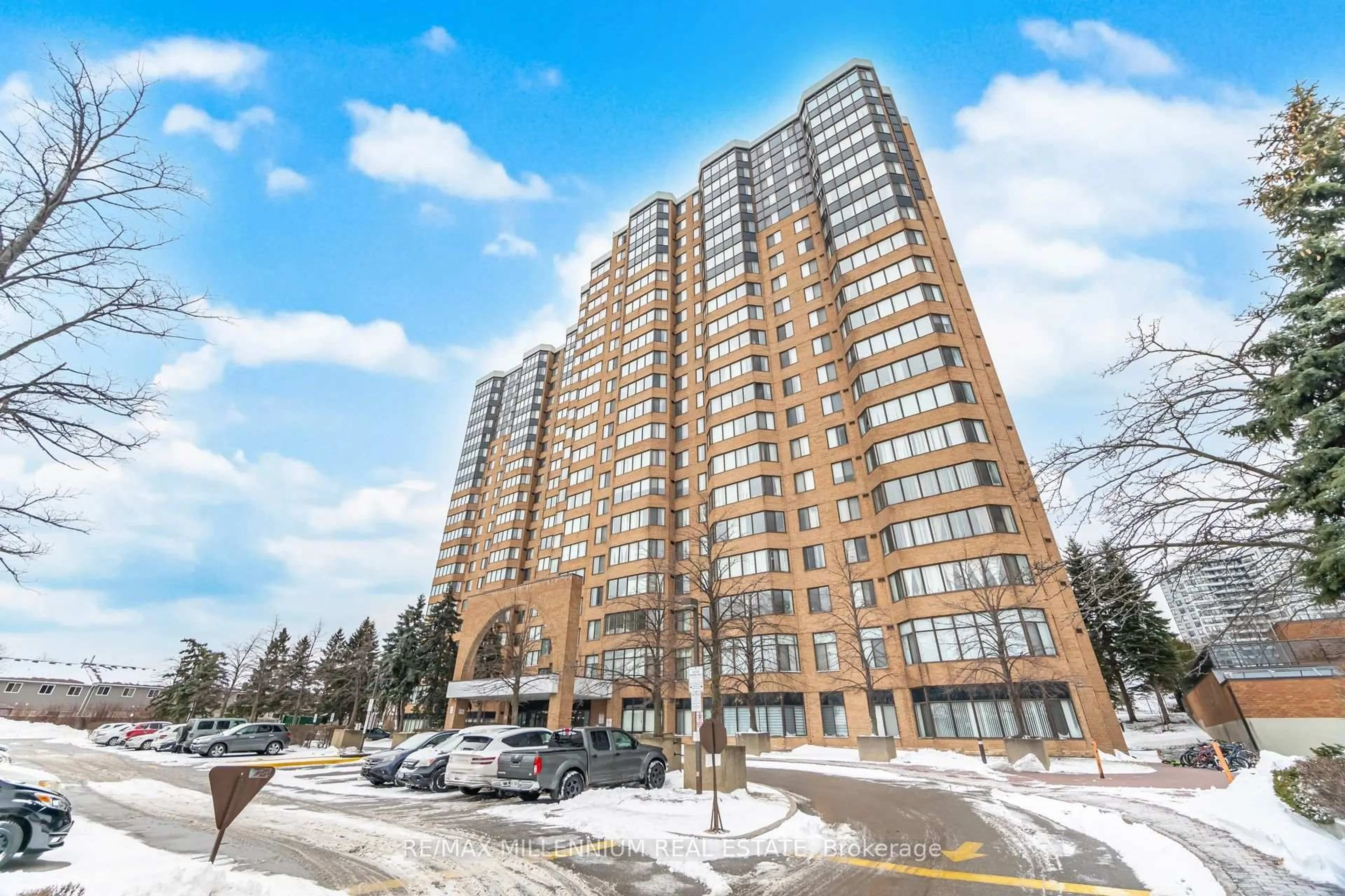 Indoor foyer for 80 Alton Tower Circ #109, Toronto Ontario M1V 5E8