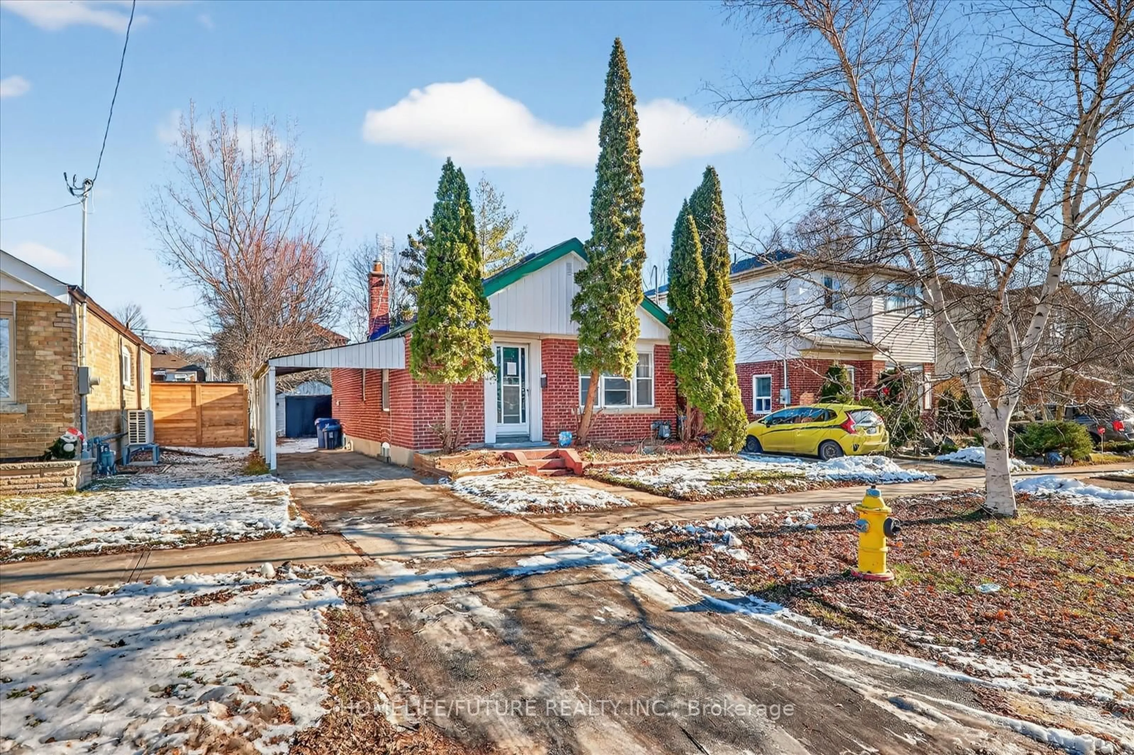 A pic from outside/outdoor area/front of a property/back of a property/a pic from drone, street for 69 Presley Ave, Toronto Ontario M1L 3P7