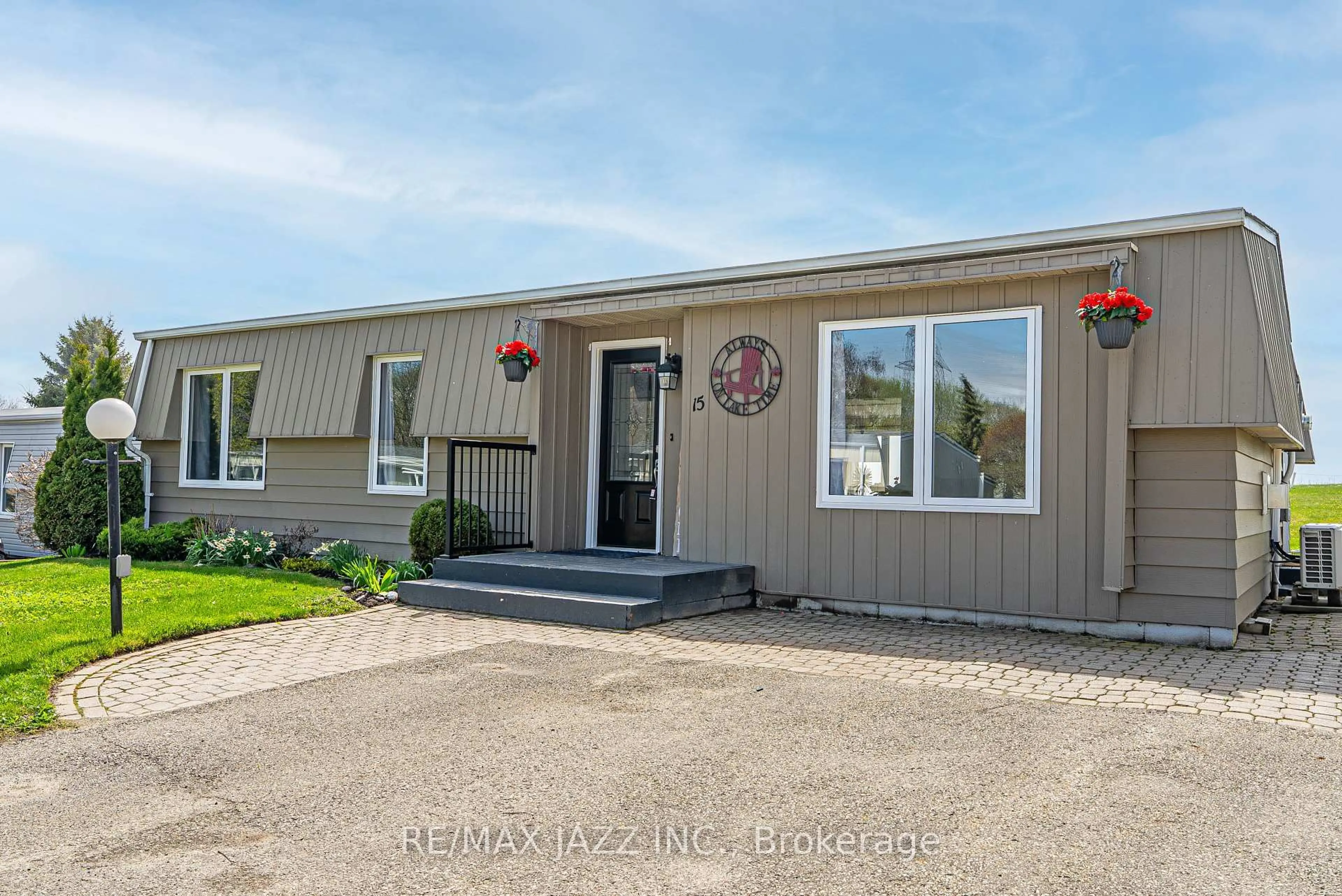 Unknown for 15 Bluffs Rd, Clarington Ontario L1B 1A3