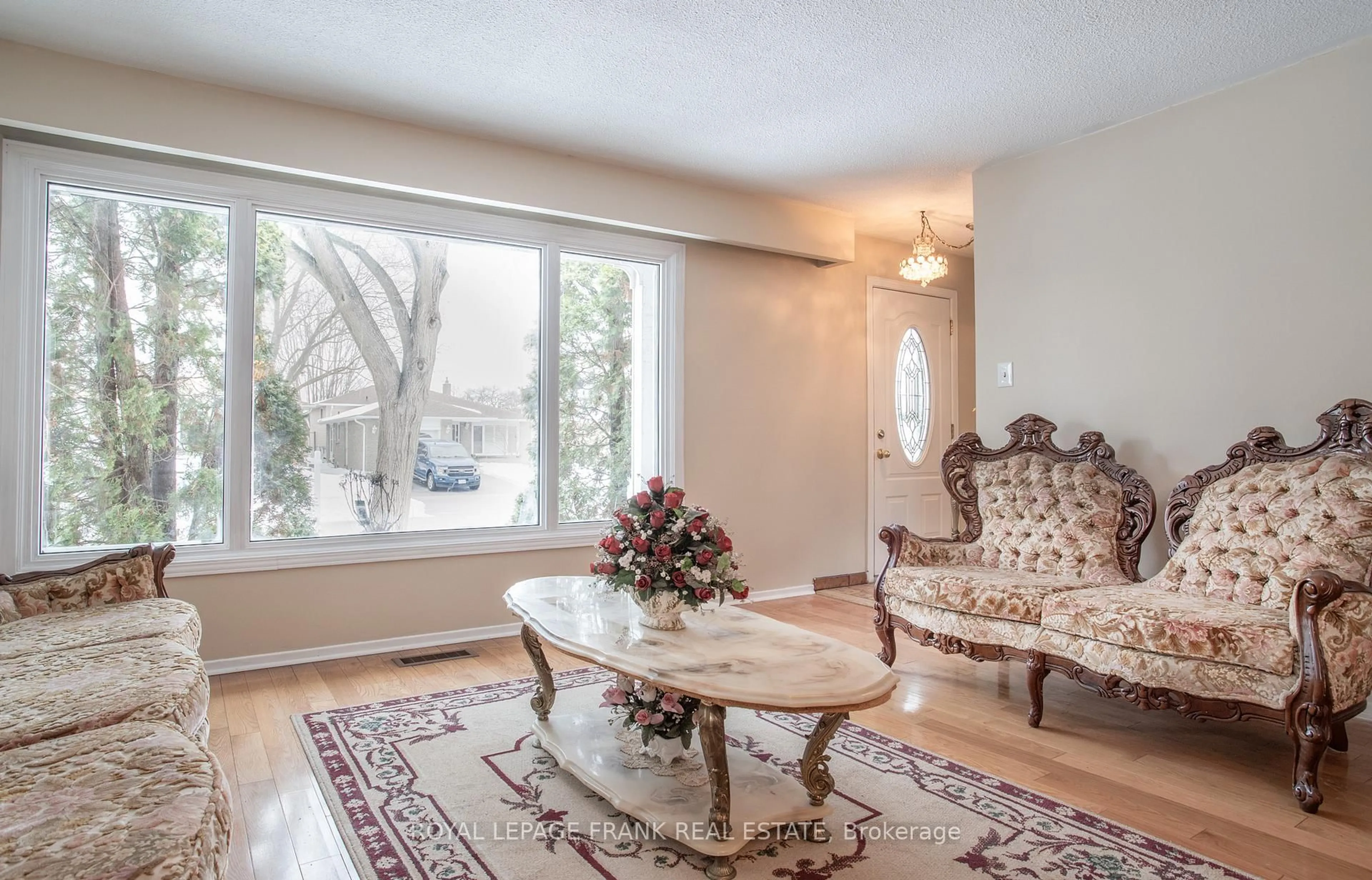 Living room with furniture, unknown for 1273 Belair Cres, Oshawa Ontario L1K 1G9