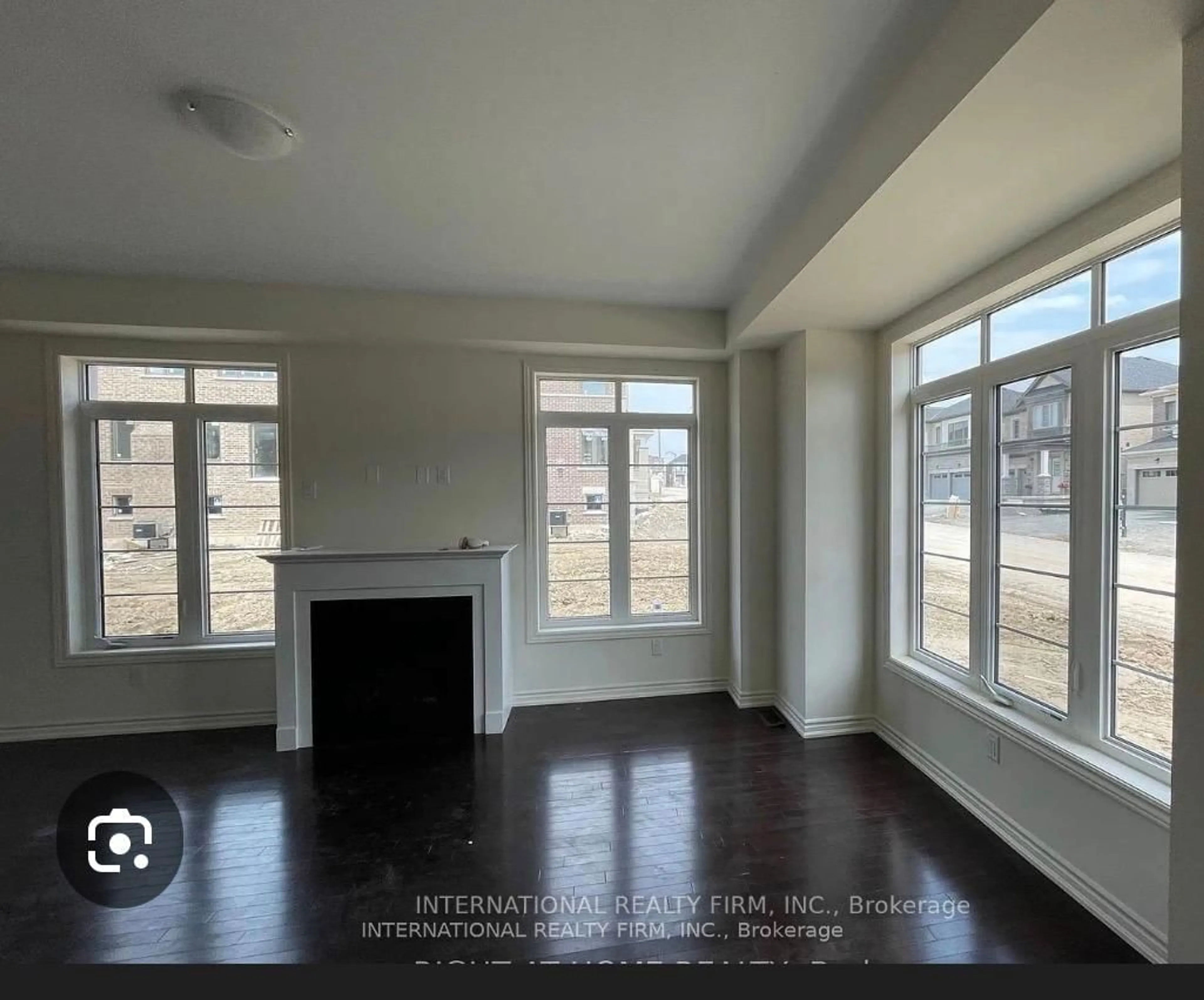 A pic of a room for 1222 Plymouth Dr, Oshawa Ontario L1L 0T9