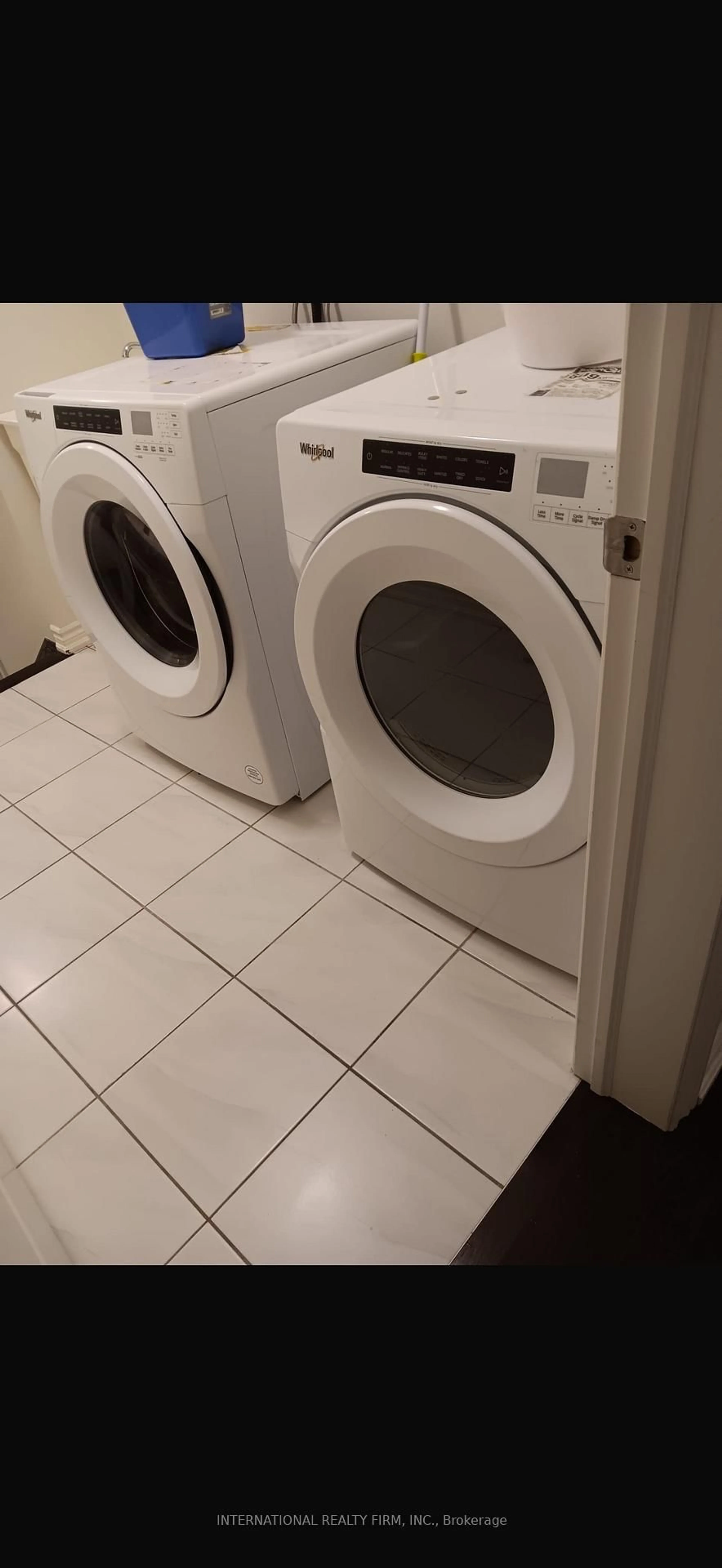 Laundry room for 1222 Plymouth Dr, Oshawa Ontario L1L 0T9