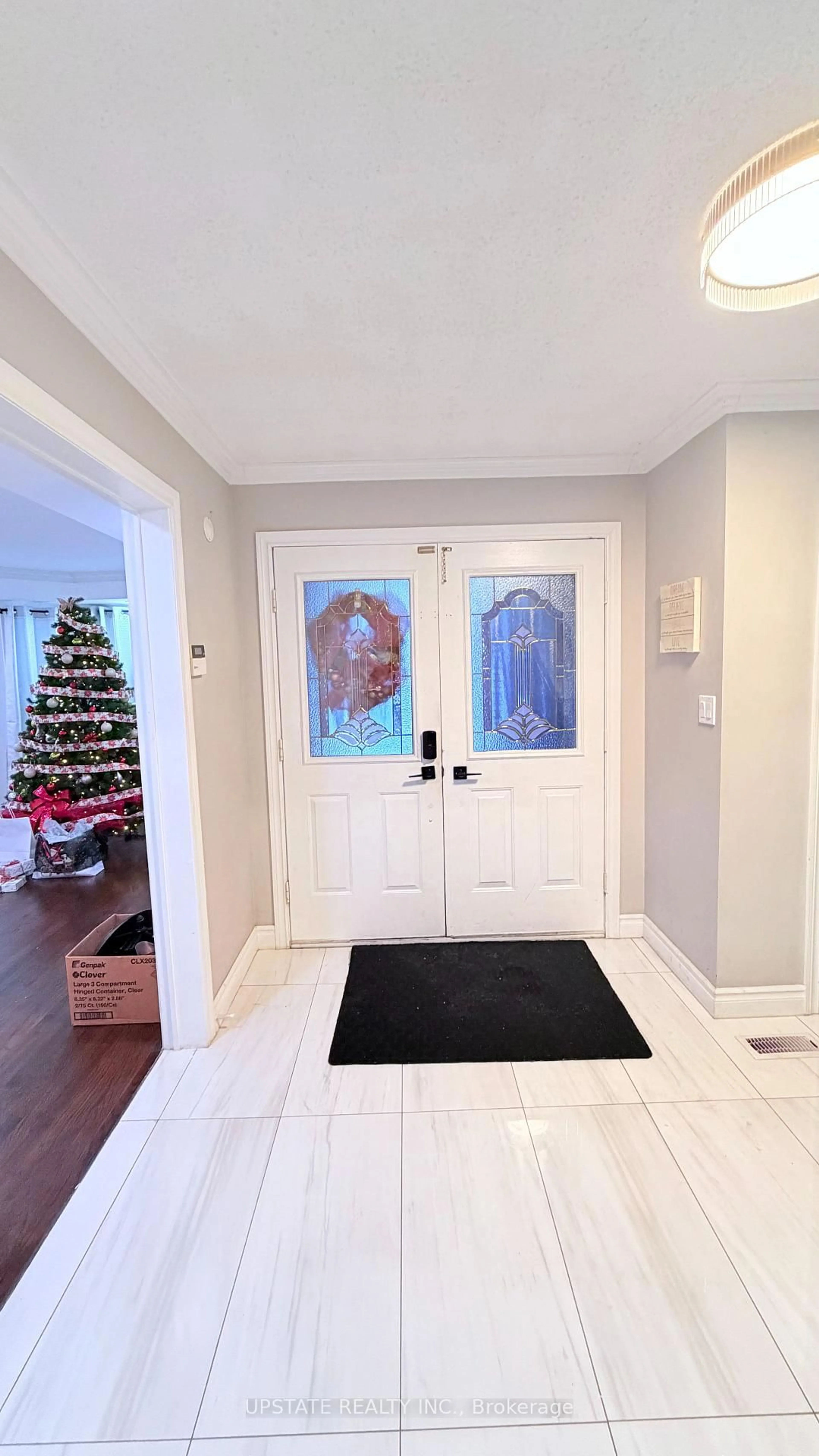Indoor entryway for 36 Ravenview Dr, Whitby Ontario L1R 1Y2