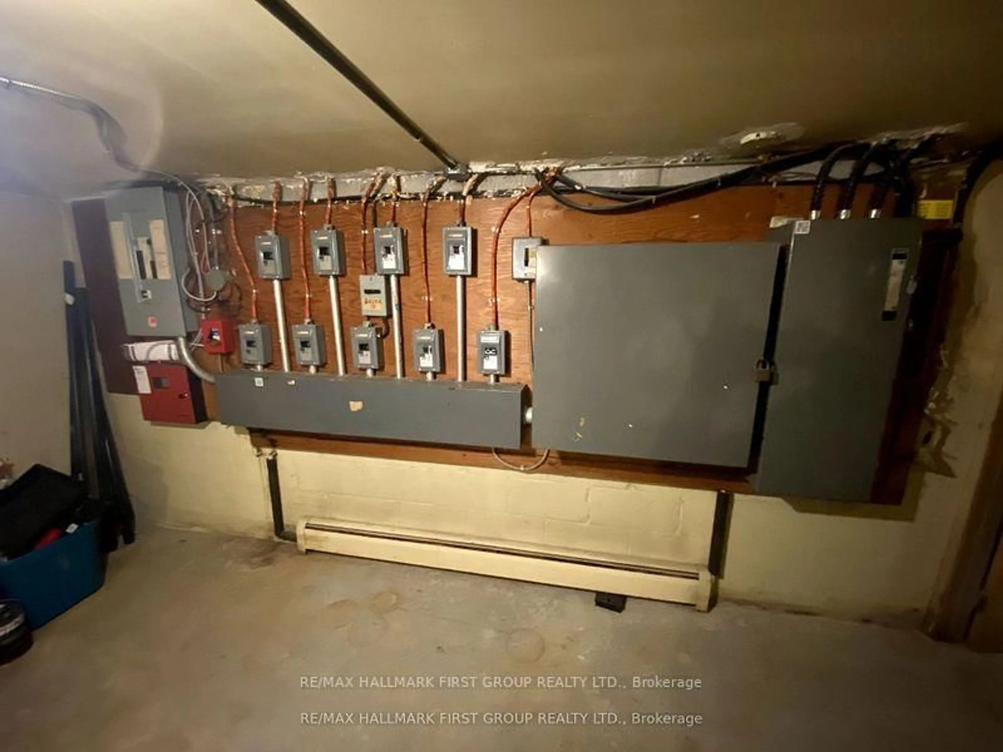 A pic of a room for 11 Fairbanks St, Oshawa Ontario L1H 2L7