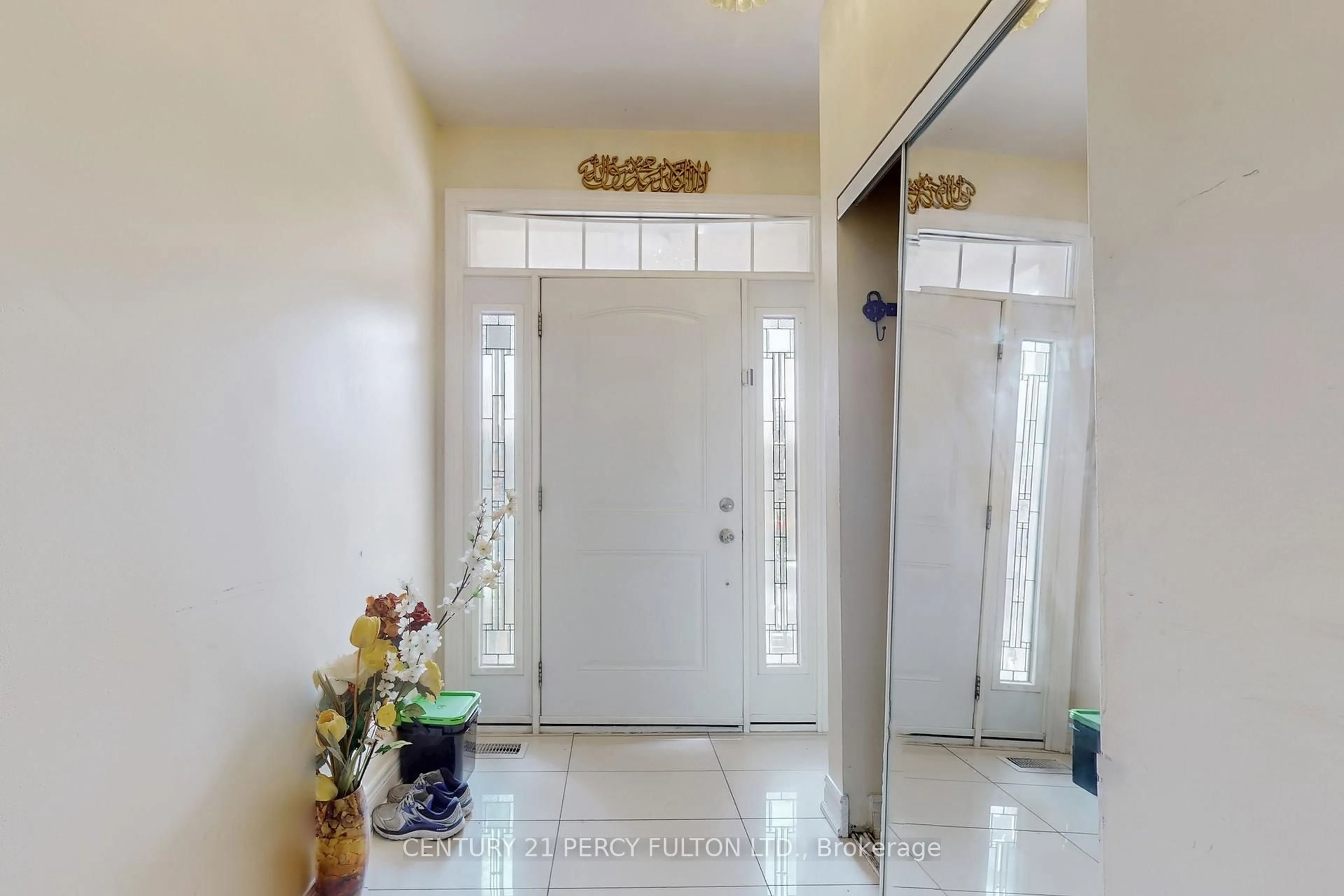 Indoor foyer for 33 Wanstead Ave, Toronto Ontario M1L 3L3