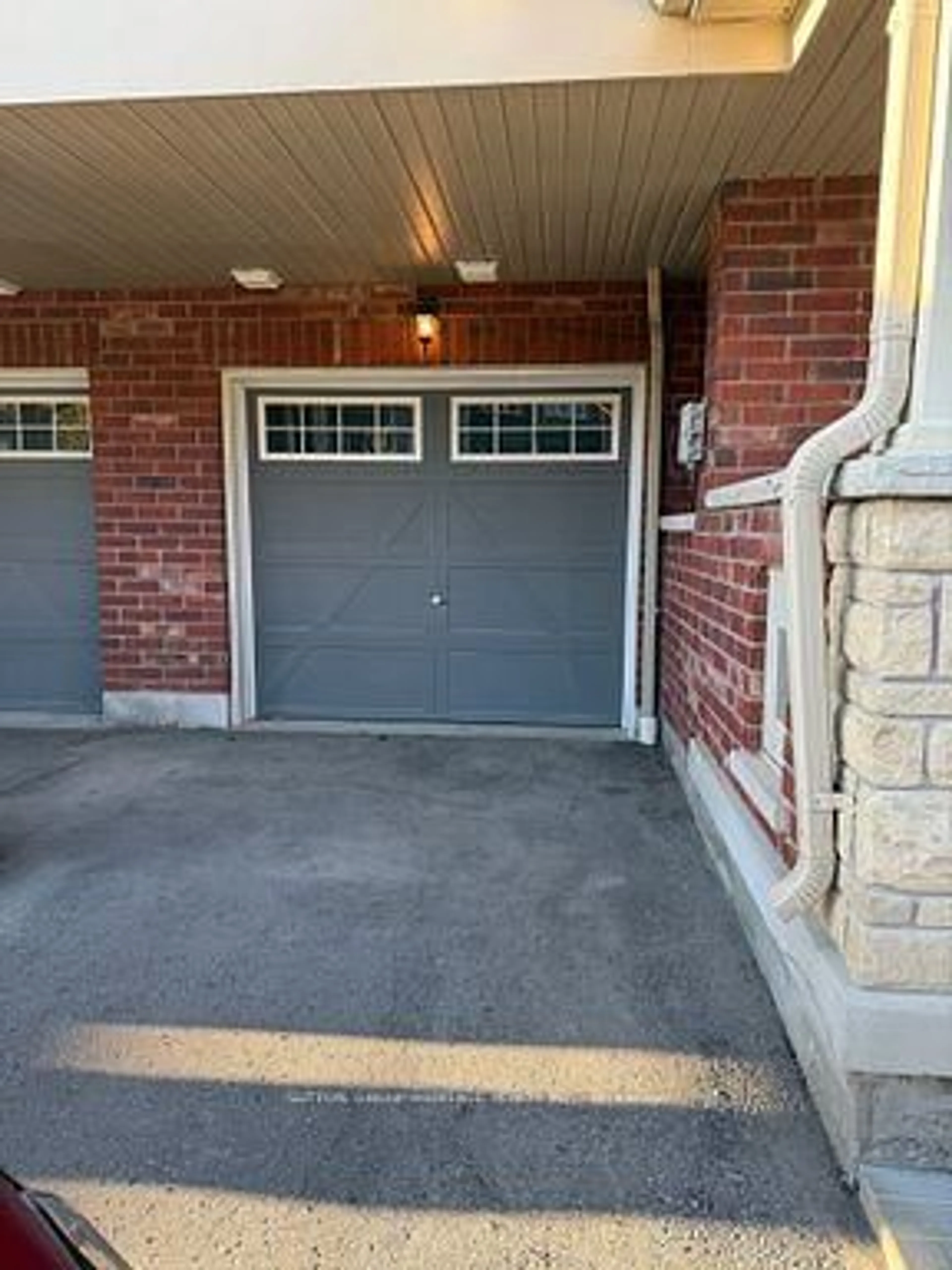 Indoor garage for 66 Tabaret Cres, Oshawa Ontario L1L 0G5