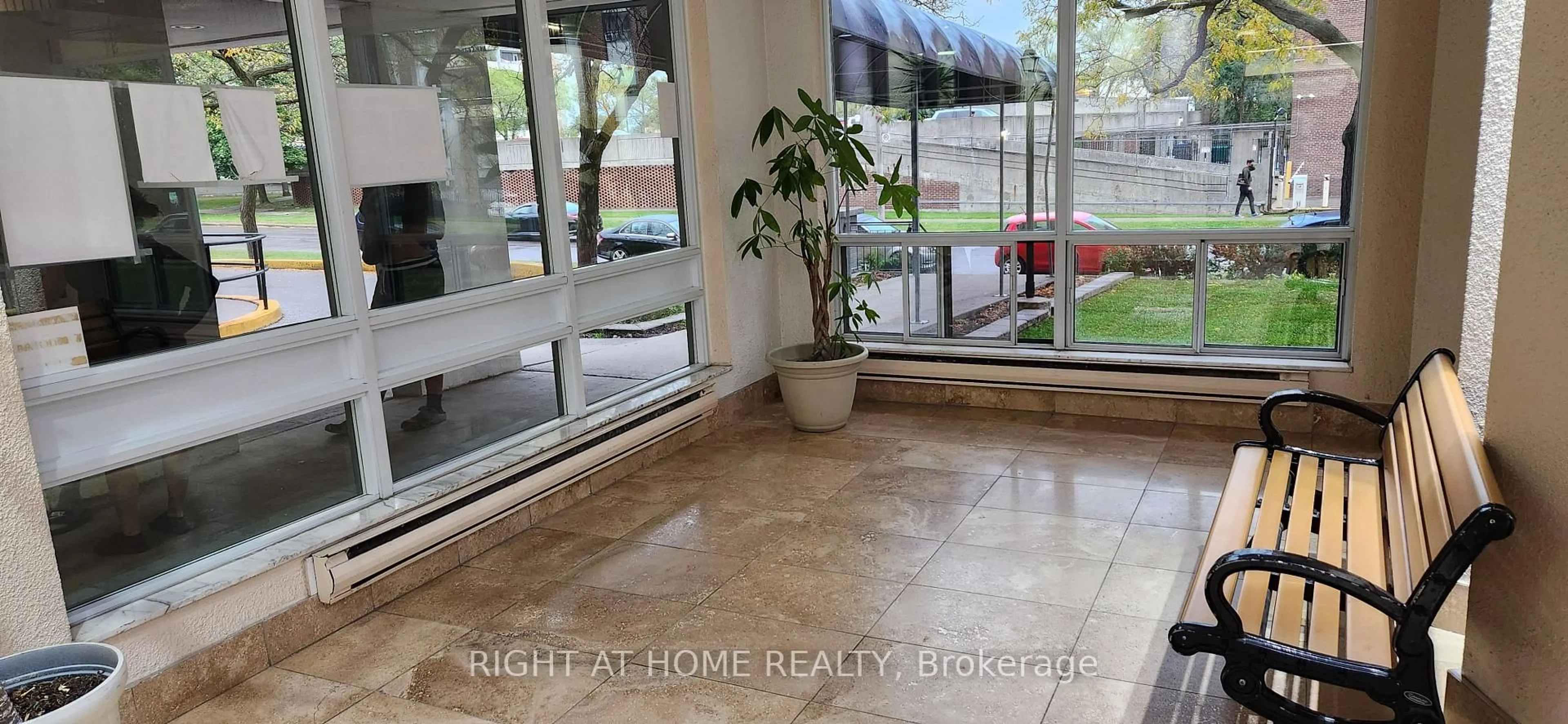 Unknown for 20 Gilder Dr #505, Toronto Ontario M1K 5E1