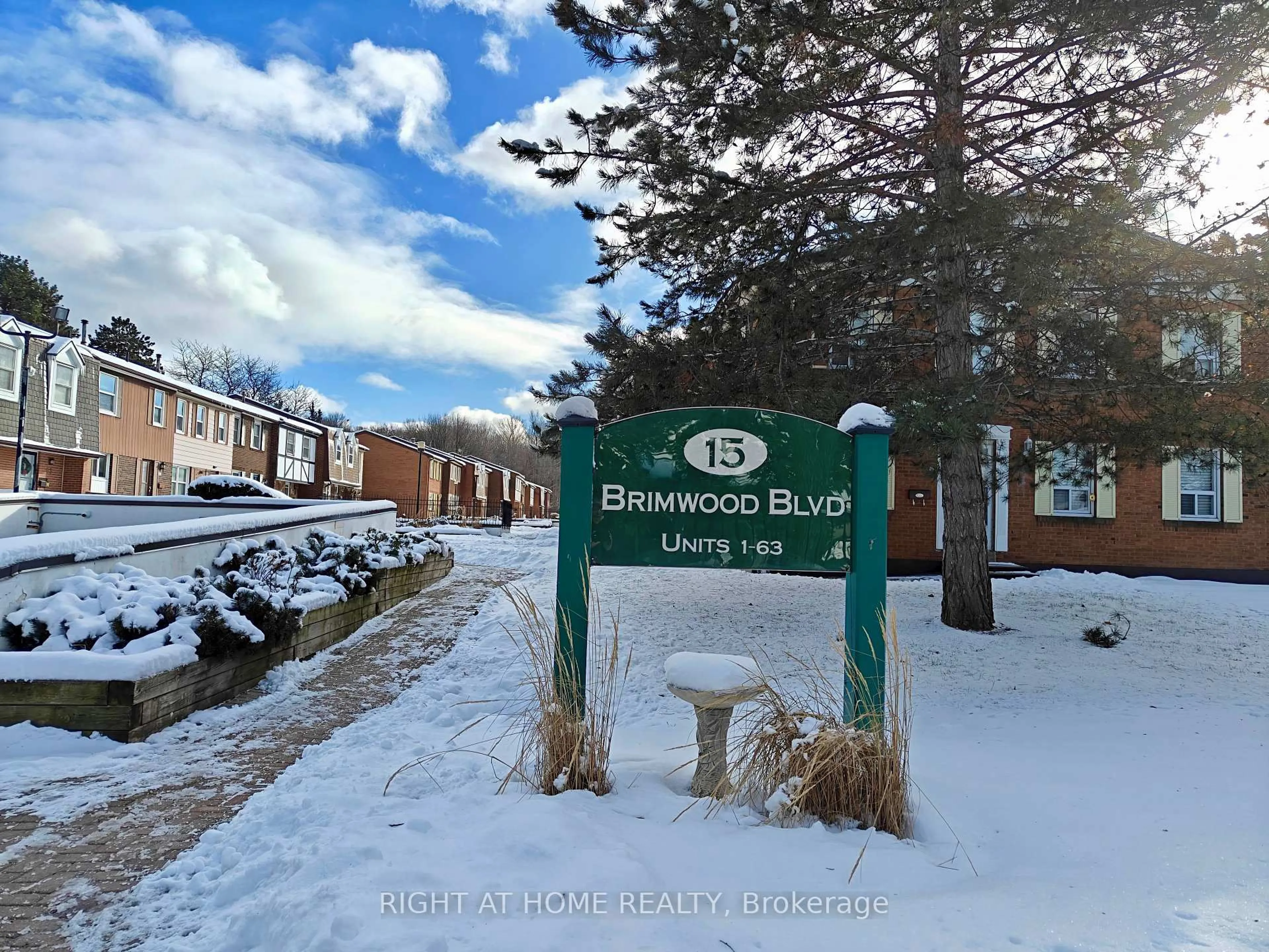 Blurry image for 15 Brimwood Blvd #61, Toronto Ontario M1V 1E1