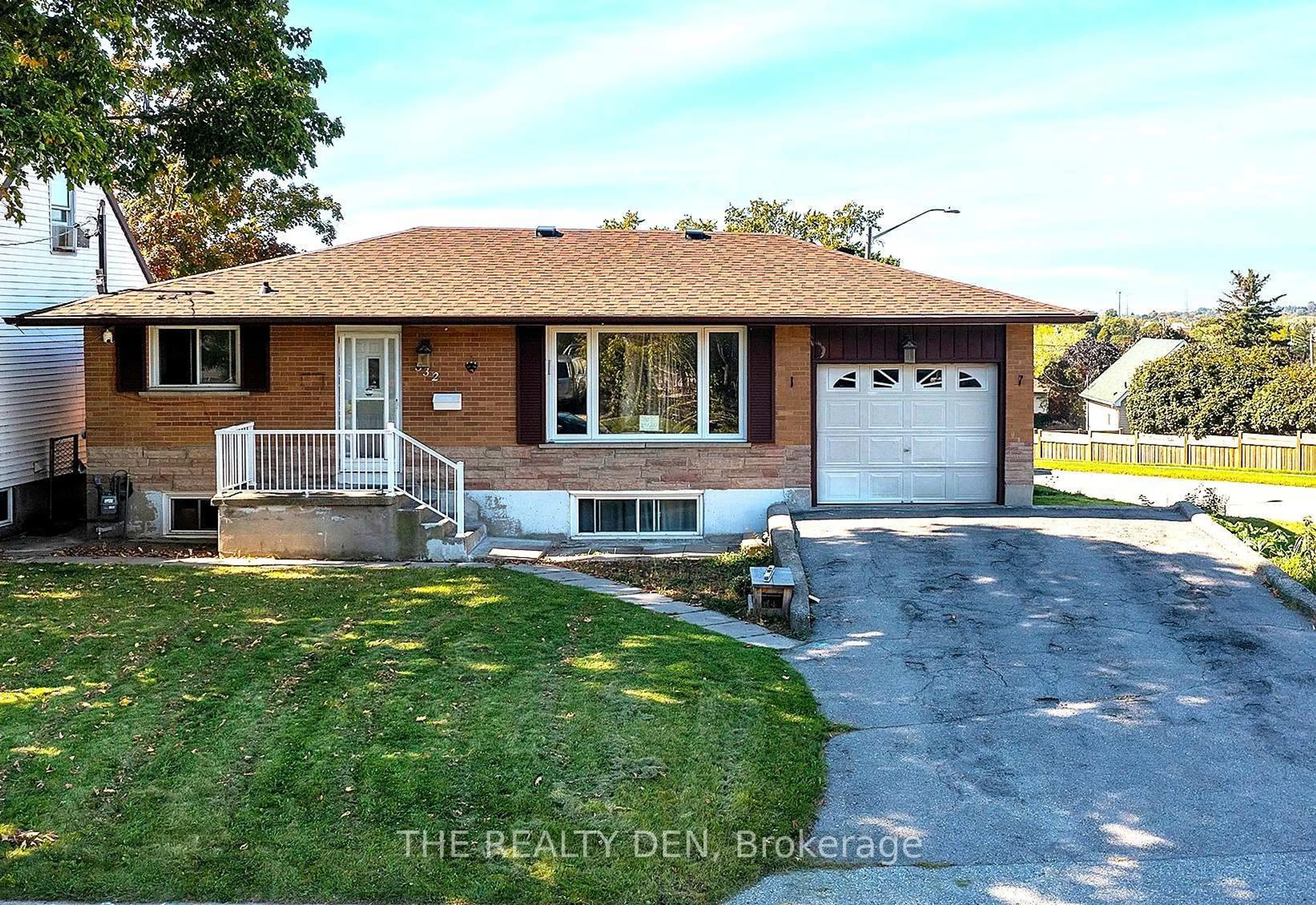 Home with brick exterior material, street for 532 Montrave Ave, Oshawa Ontario L1J 4S9