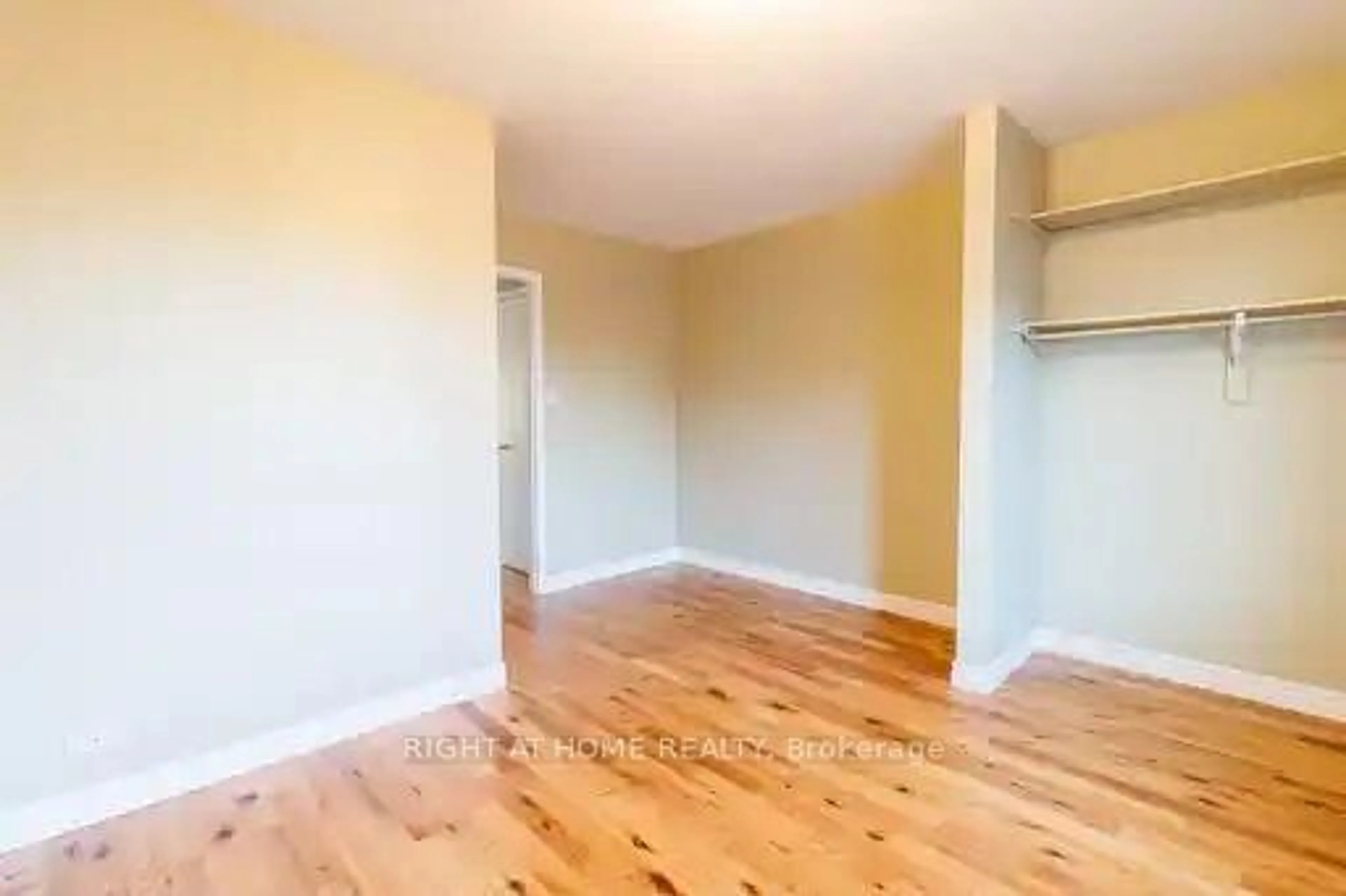 A pic of a room for 3680 brimley Rd #18, Toronto Ontario M1V 5K7