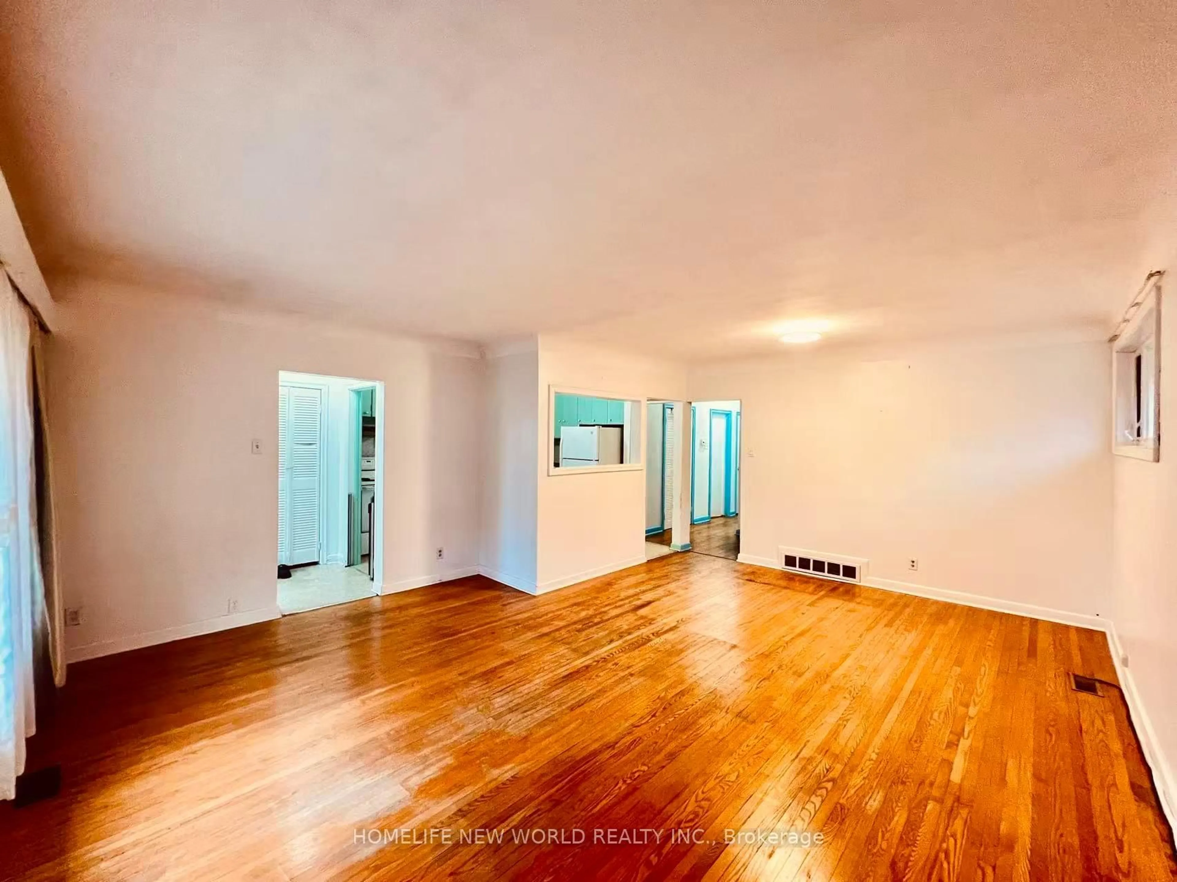 A pic of a room for 133 Budea Cres, Toronto Ontario M1R 4W2