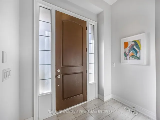 100 Christine Elliot Ave, Whitby 3
