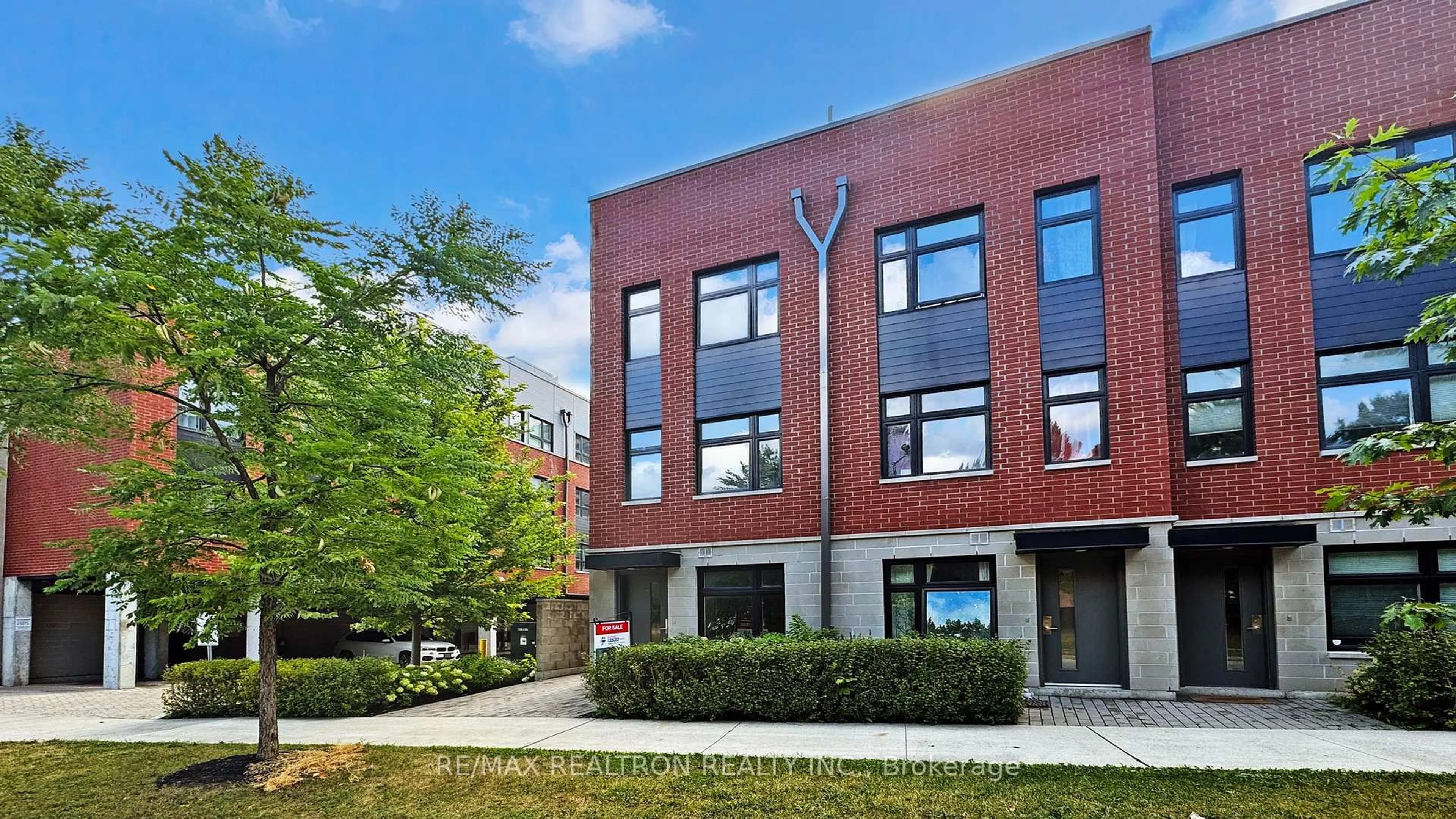 Home with brick exterior material, building for 20 Echo Pt #131, Toronto Ontario M1W 0A7