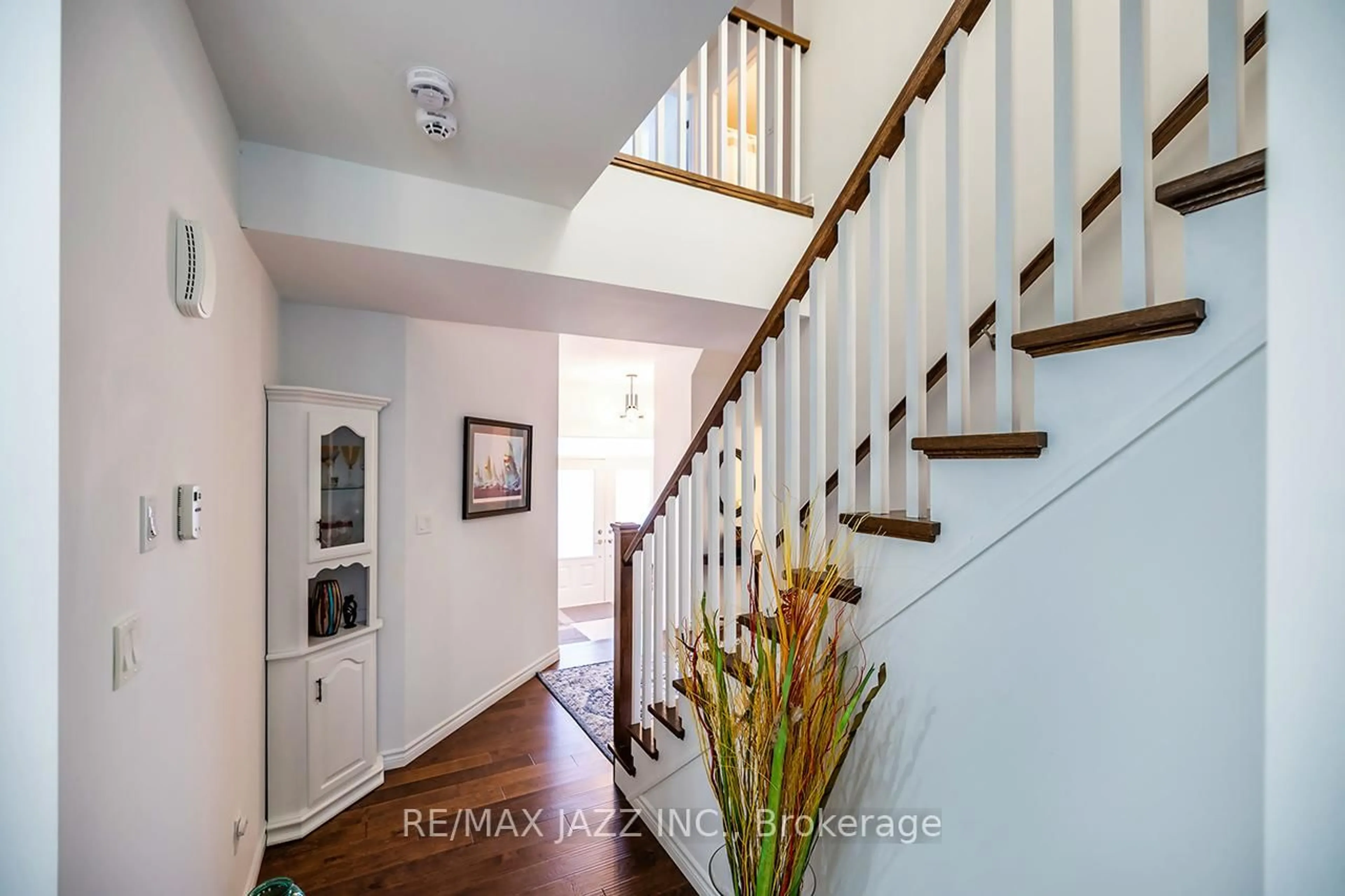 Indoor entryway for 10 Thomas Bird St, Clarington Ontario L1C 7C9