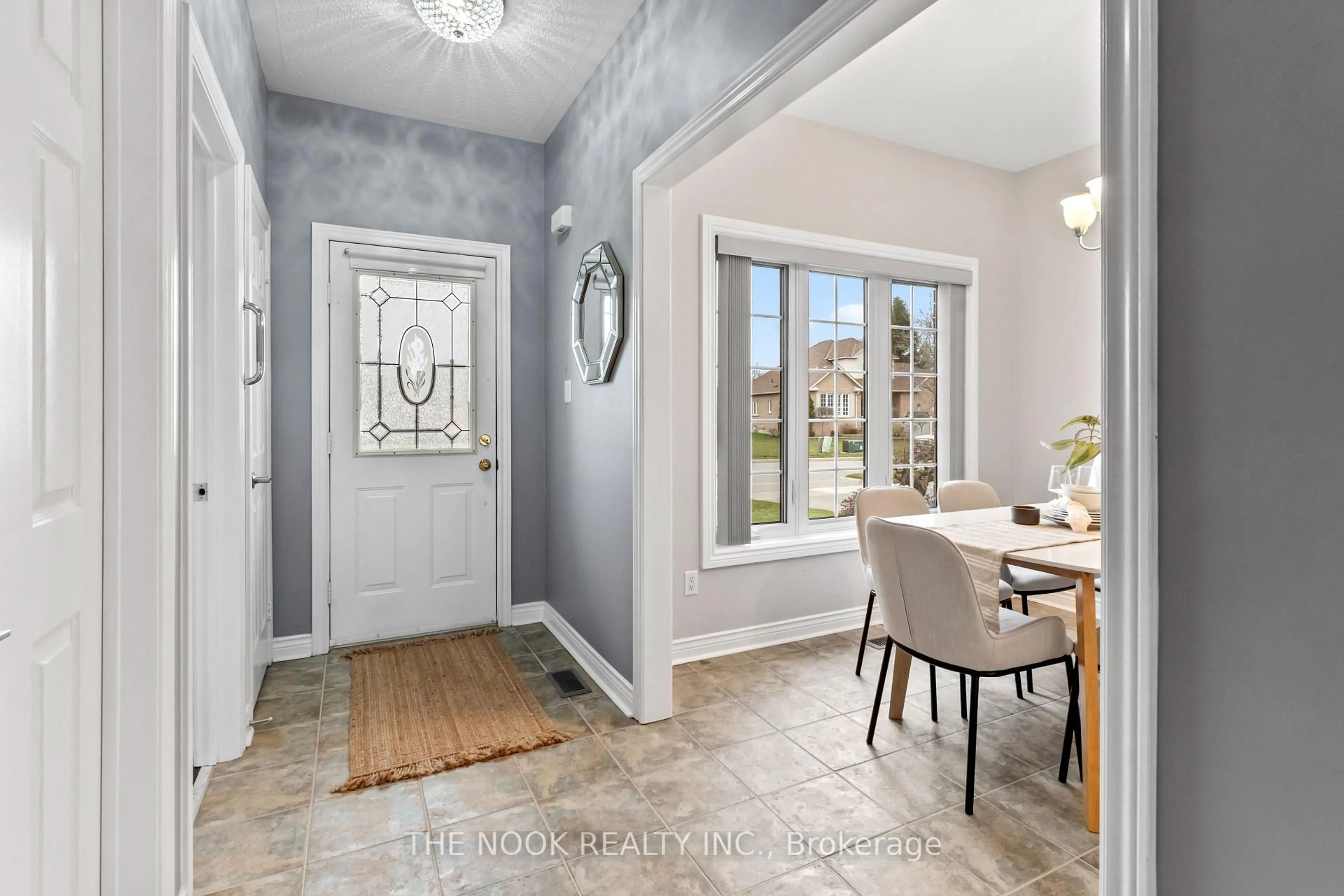 Indoor entryway for 79 South Garden Crt, Scugog Ontario L9L 1S3