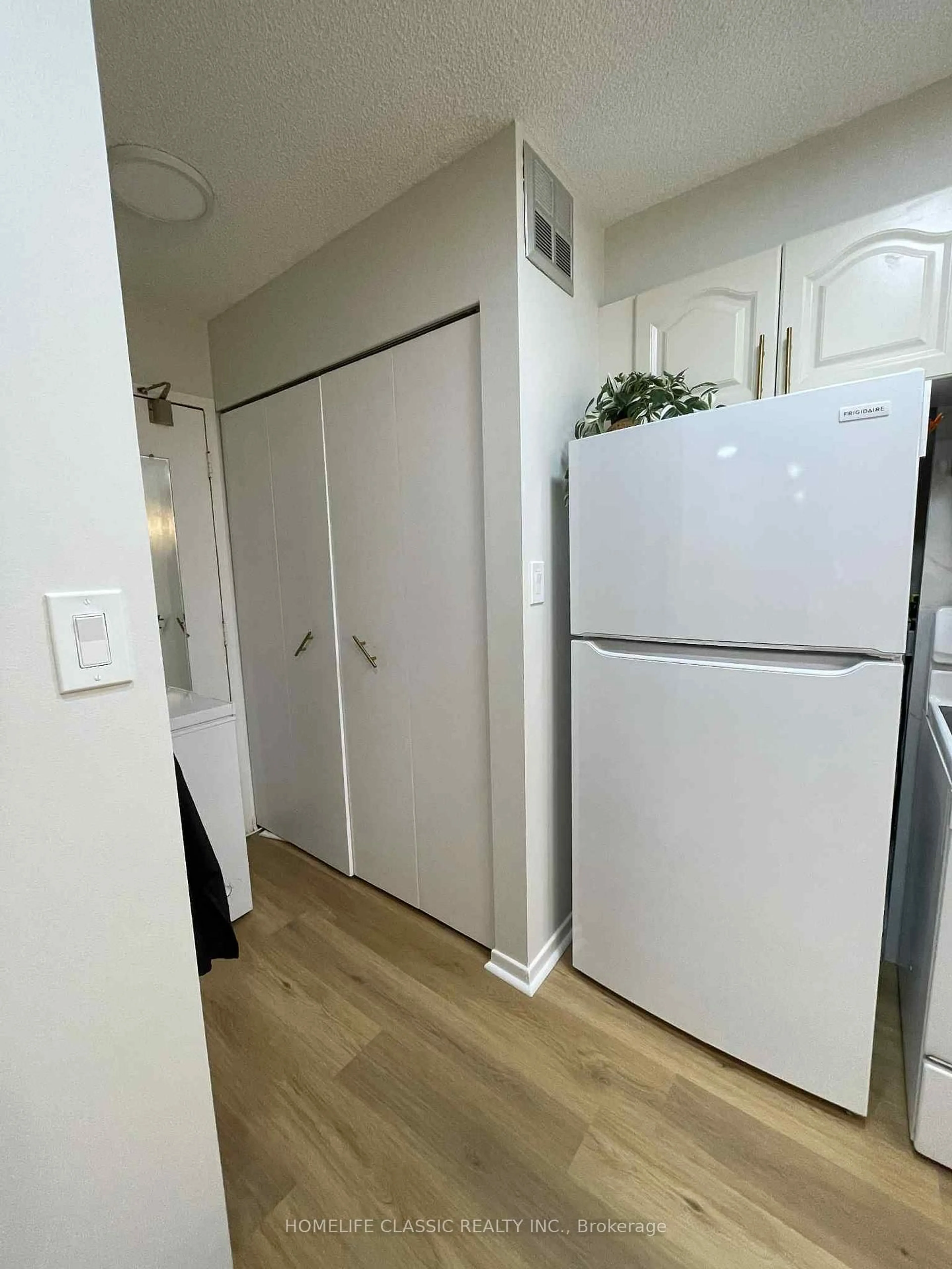 Unknown for 90 Ling Rd #603, Toronto Ontario M1E 4Y3