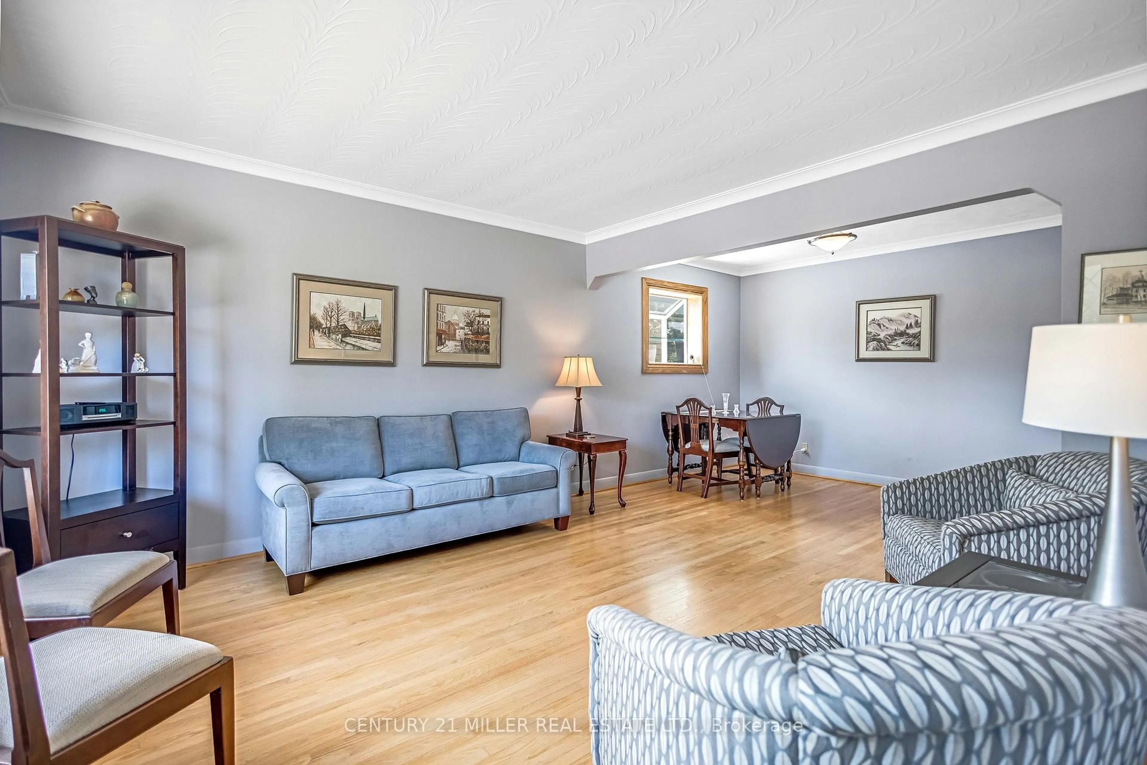 Living room with furniture, unknown for 44 Shier Dr, Toronto Ontario M1J 2T2