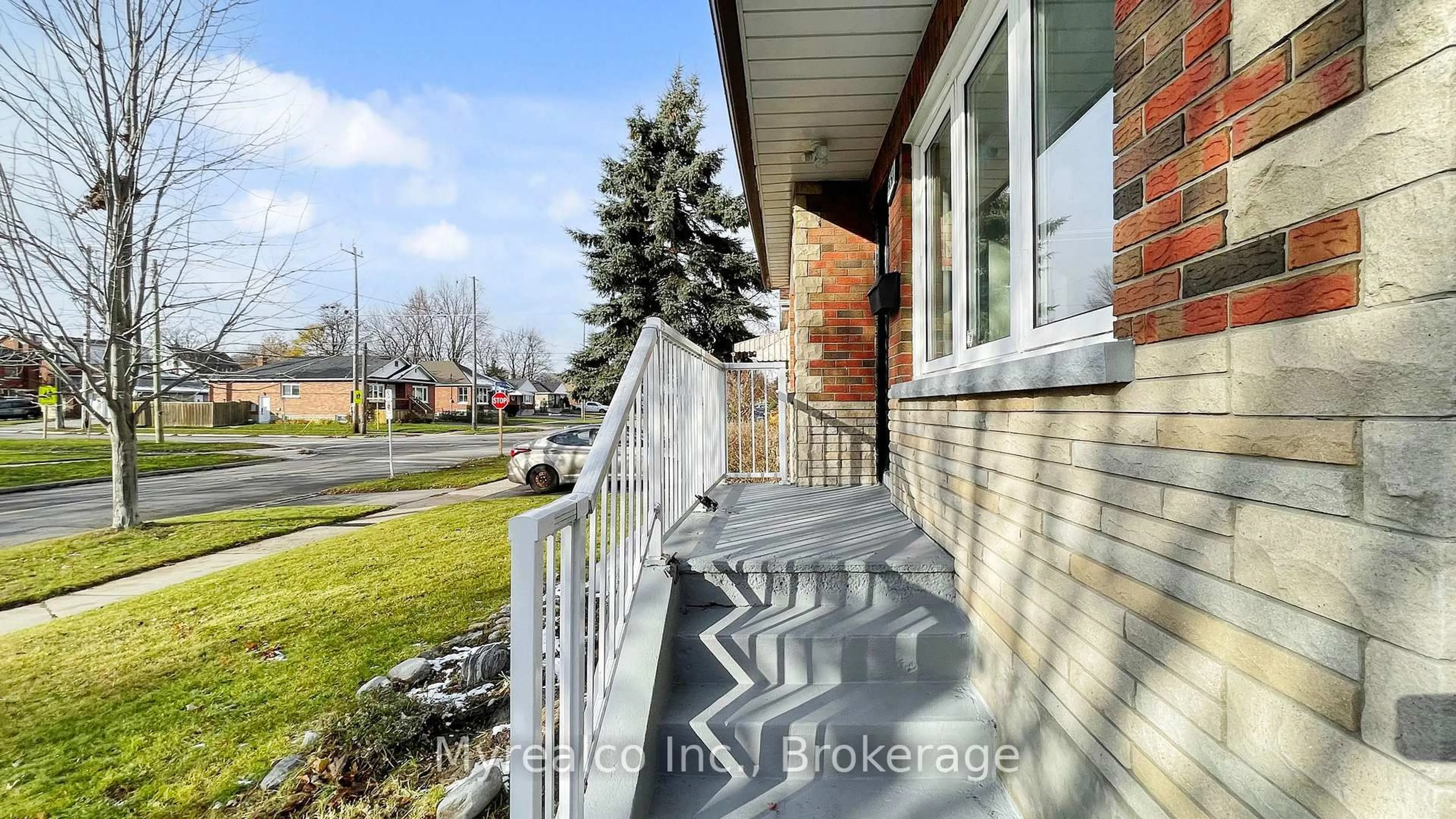 Unknown for 351 Lasalle Ave, Oshawa Ontario L1H 5Y8