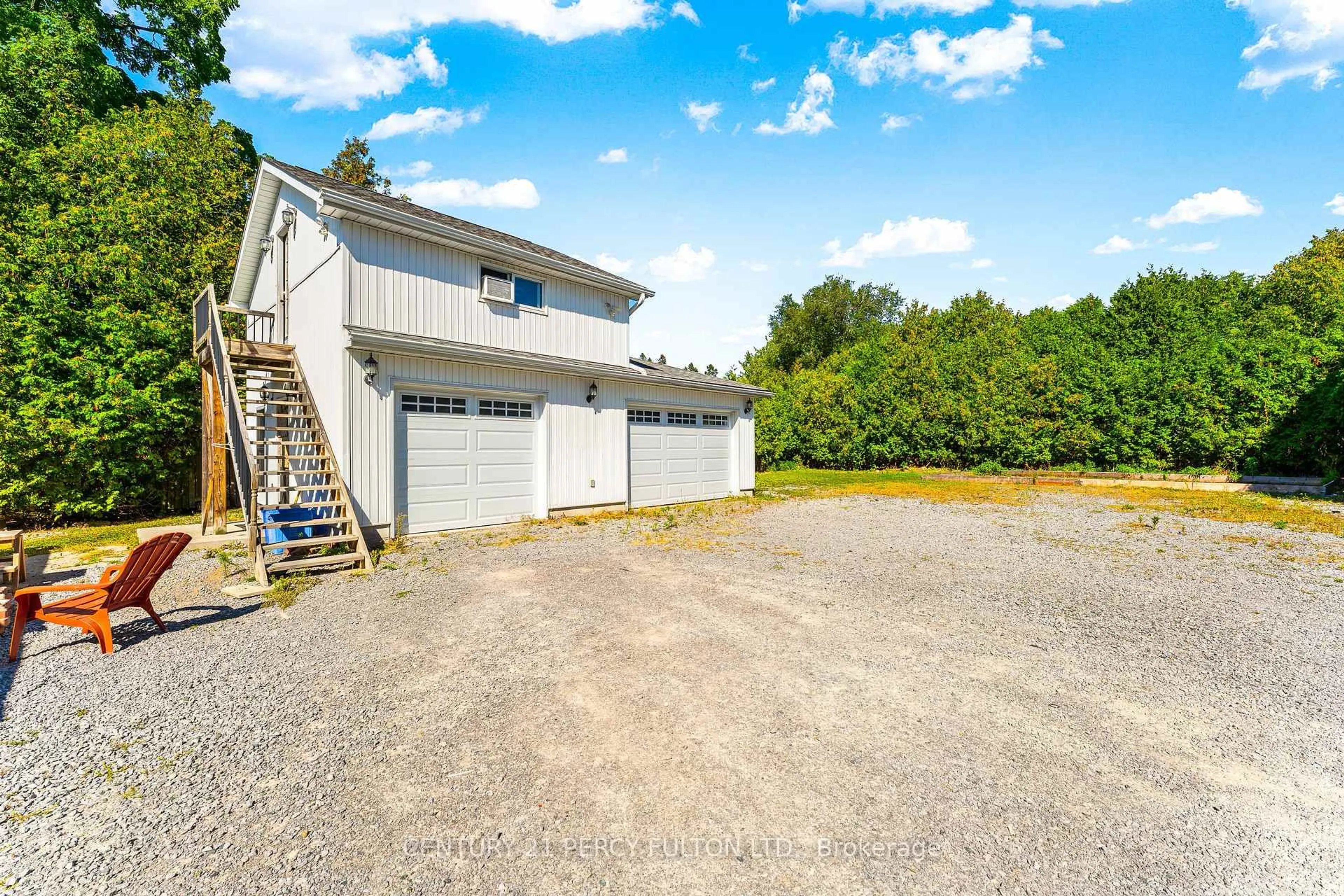 A pic from outside/outdoor area/front of a property/back of a property/a pic from drone, unknown for 117 Scugog St, Clarington Ontario L1C 3J3