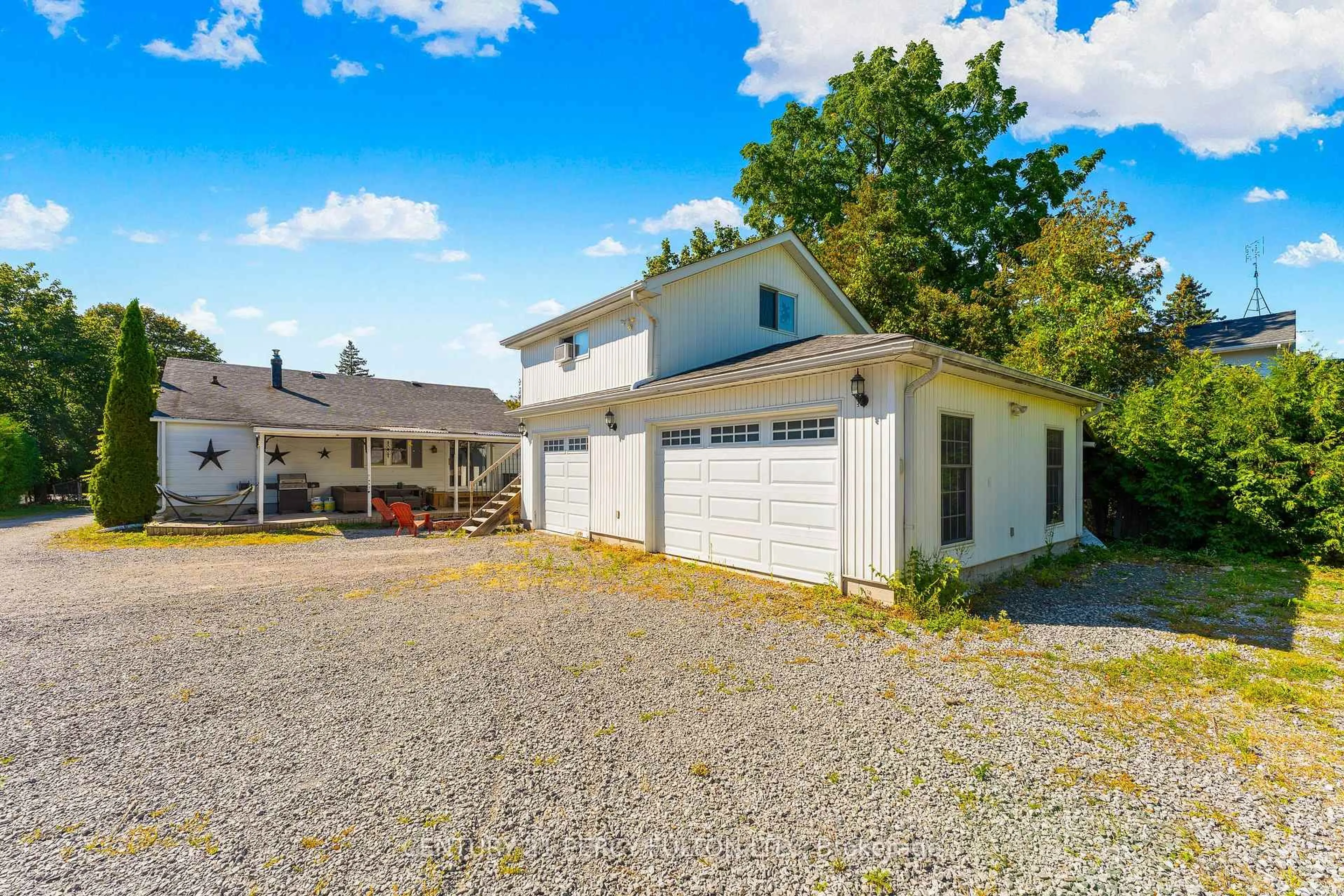 A pic from outside/outdoor area/front of a property/back of a property/a pic from drone, street for 117 Scugog St, Clarington Ontario L1C 3J3