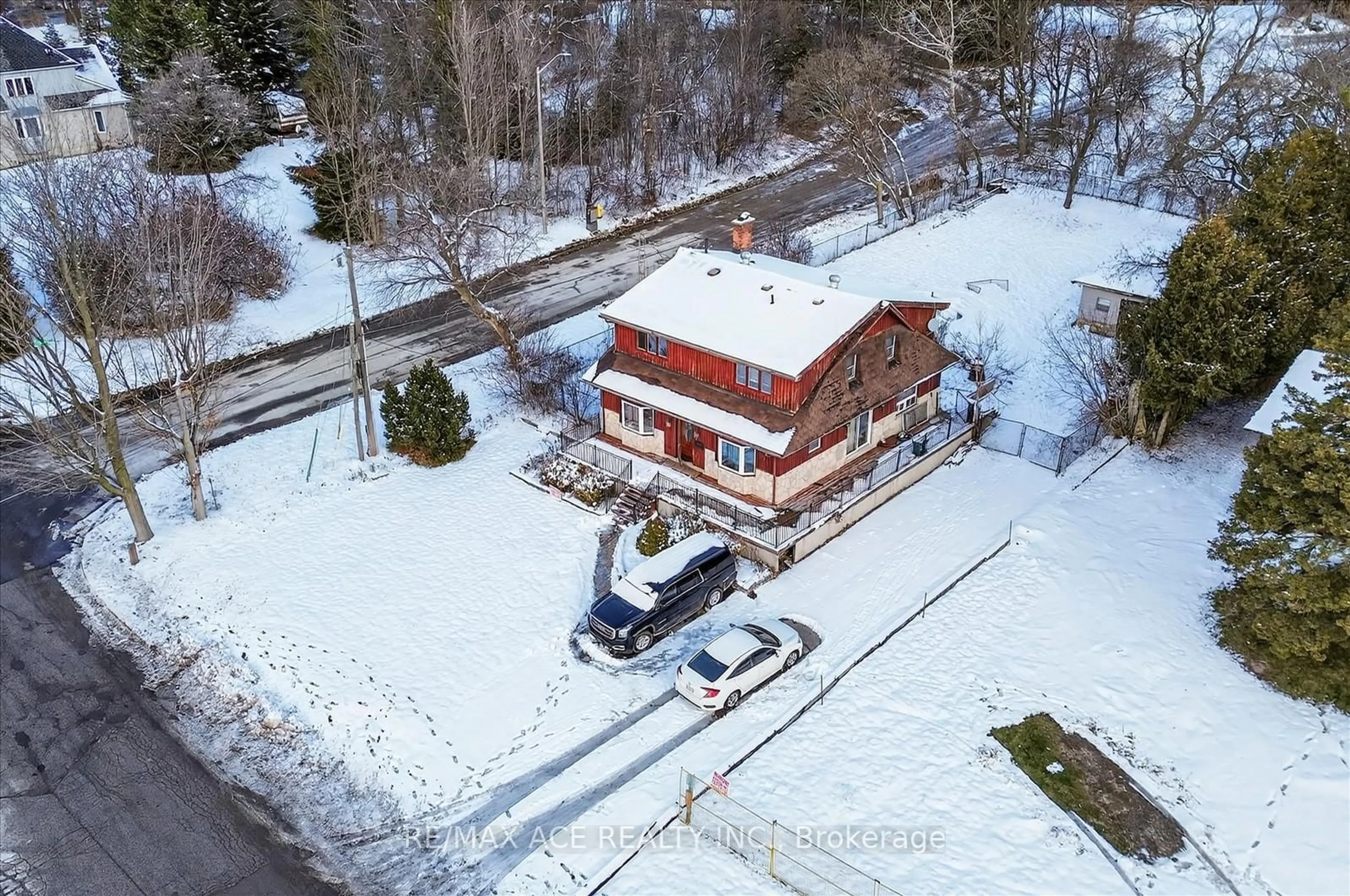 A pic from outside/outdoor area/front of a property/back of a property/a pic from drone, street for 467 & 471 Rosebank Rd, Pickering Ontario L1W 2N3