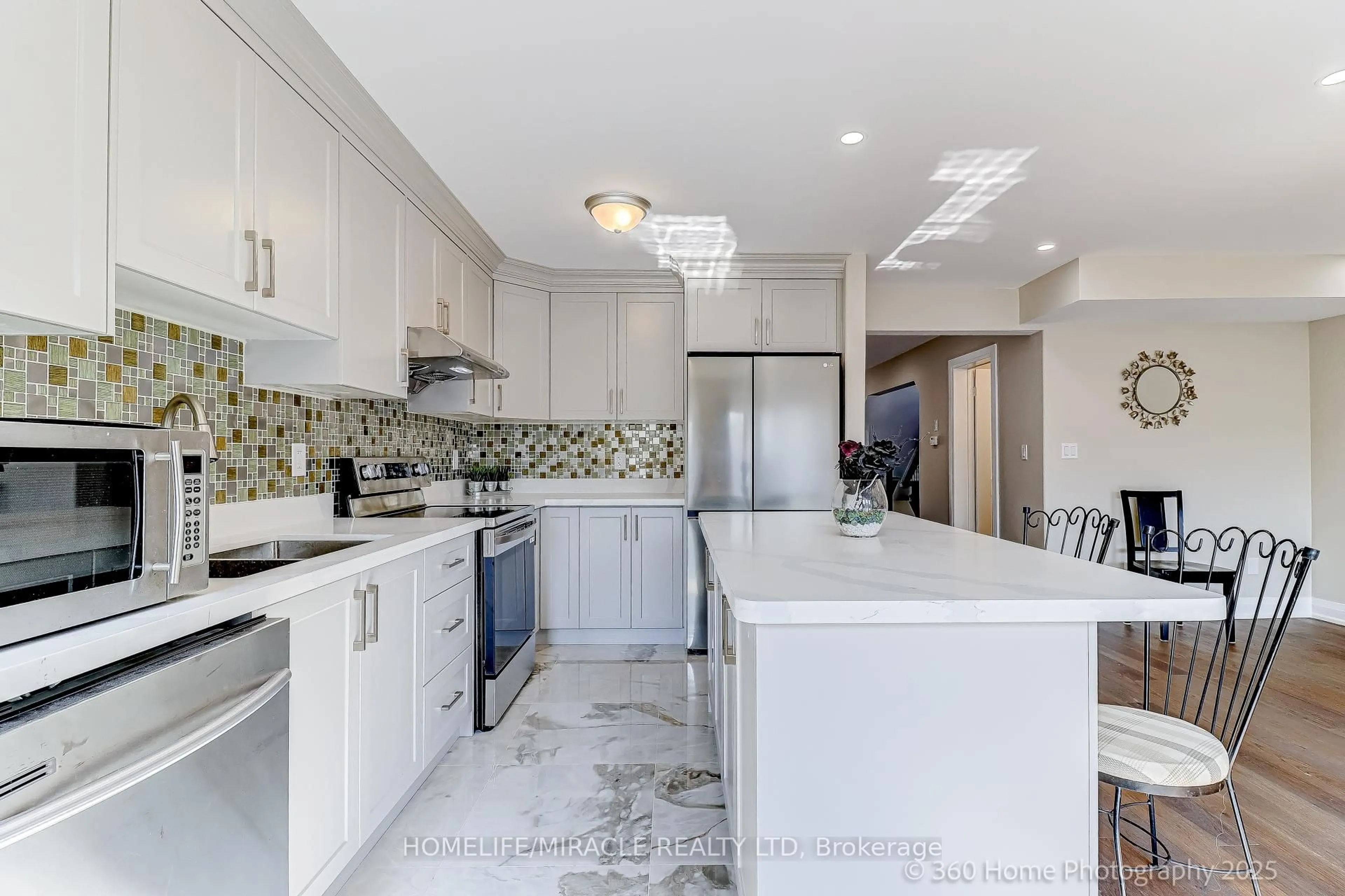 Open concept kitchen, ceramic/tile floor for 688A Midland Ave, Toronto Ontario M1K 4C6