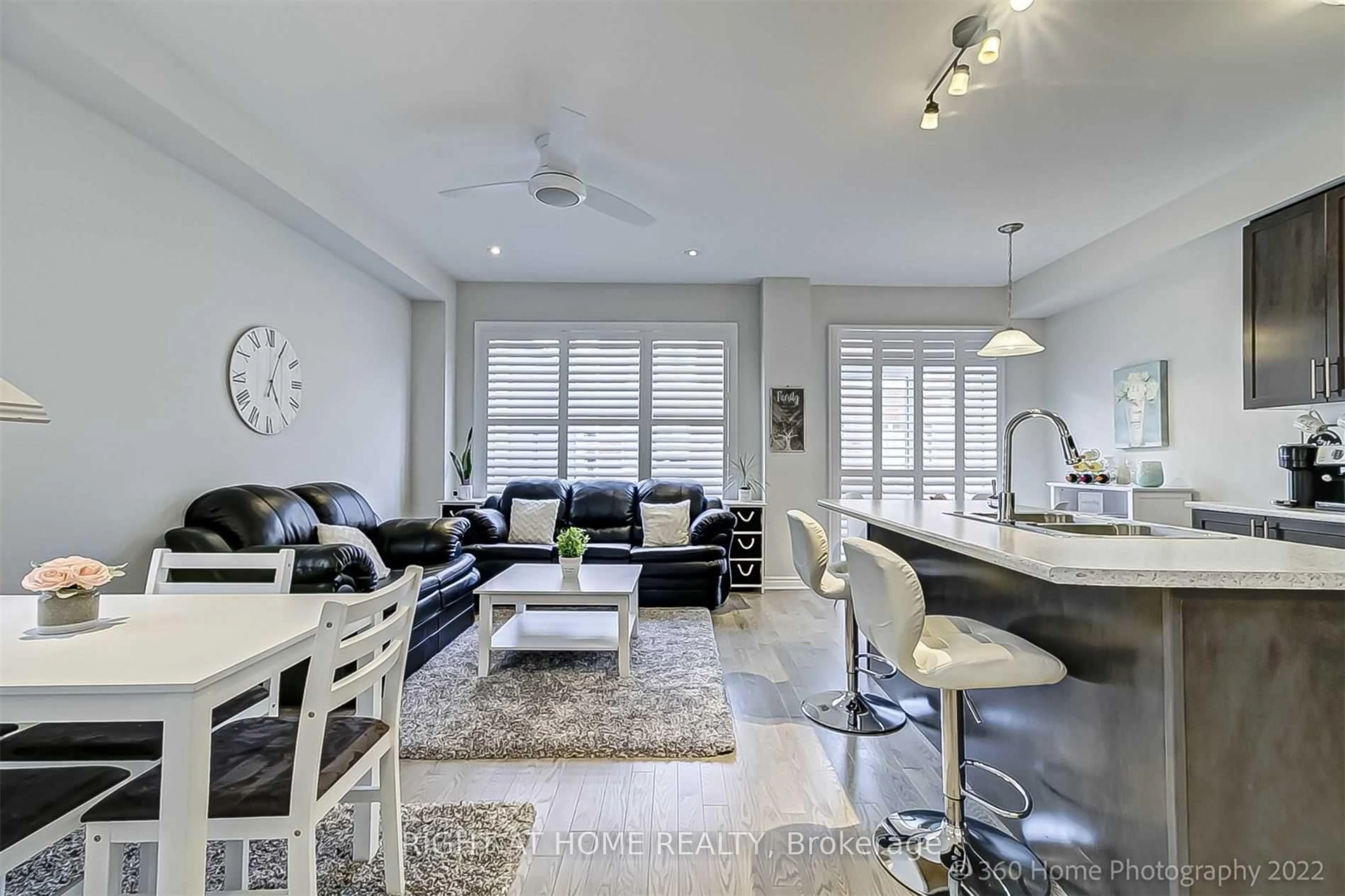 Living room with furniture, unknown for 45 Sutcliffe Dr, Whitby Ontario L1R 0R1