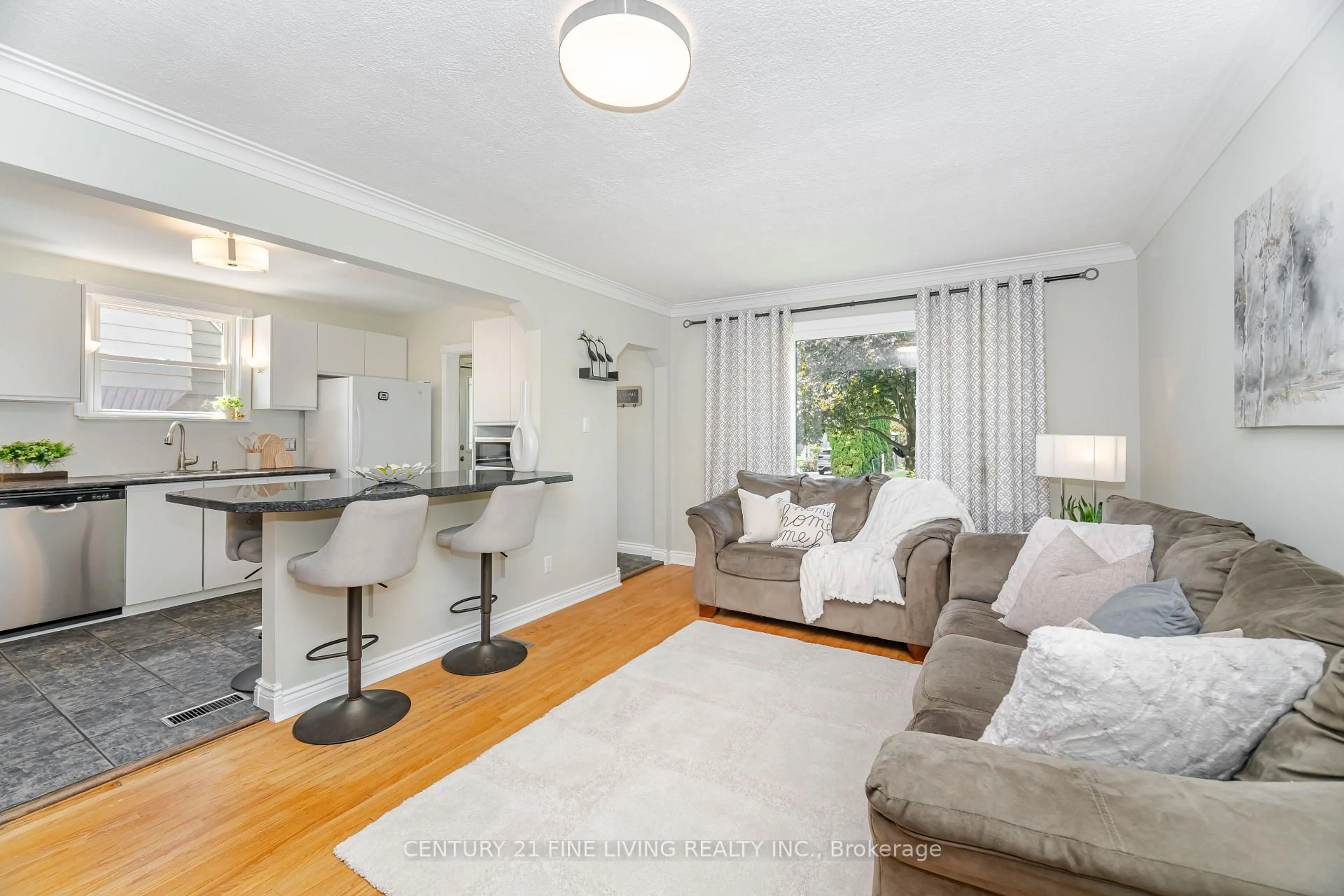 Living room with furniture, unknown for 151 Brooklawn Ave, Toronto Ontario M1M 2P8