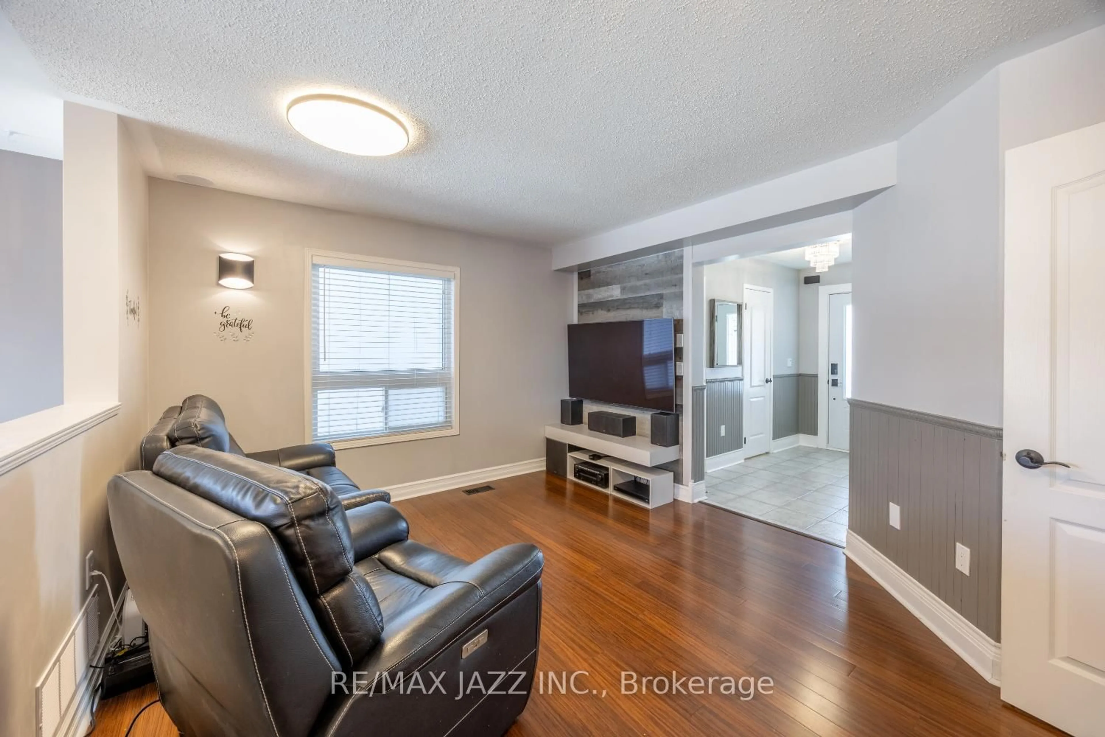 Living room with furniture, unknown for 50 Honeyman Dr, Clarington Ontario L1C 0J1