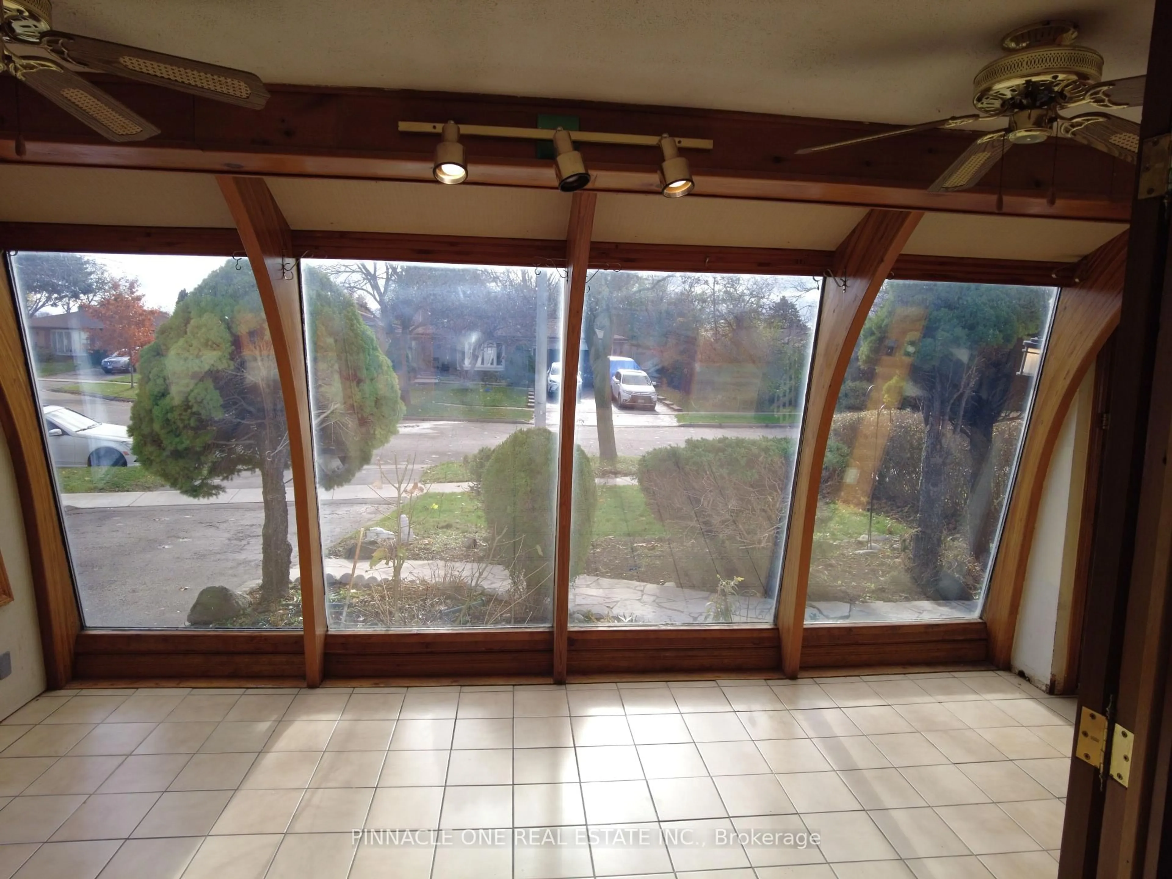 Unknown for 76 Sealstone Terr, Toronto Ontario M1E 4J7