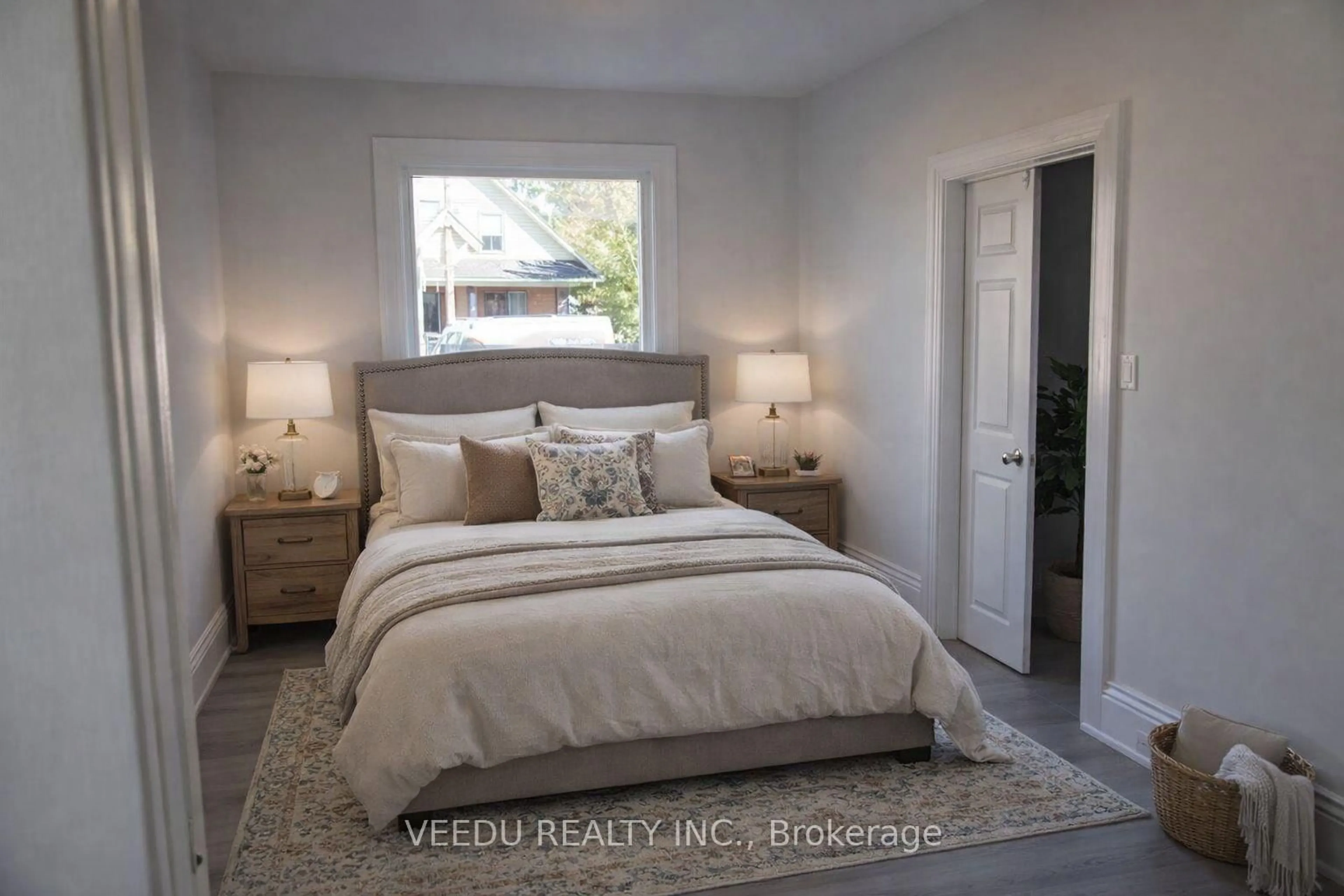 Bedroom with bed, unknown for 42 Ritson Rd, Oshawa Ontario L1H 5G9