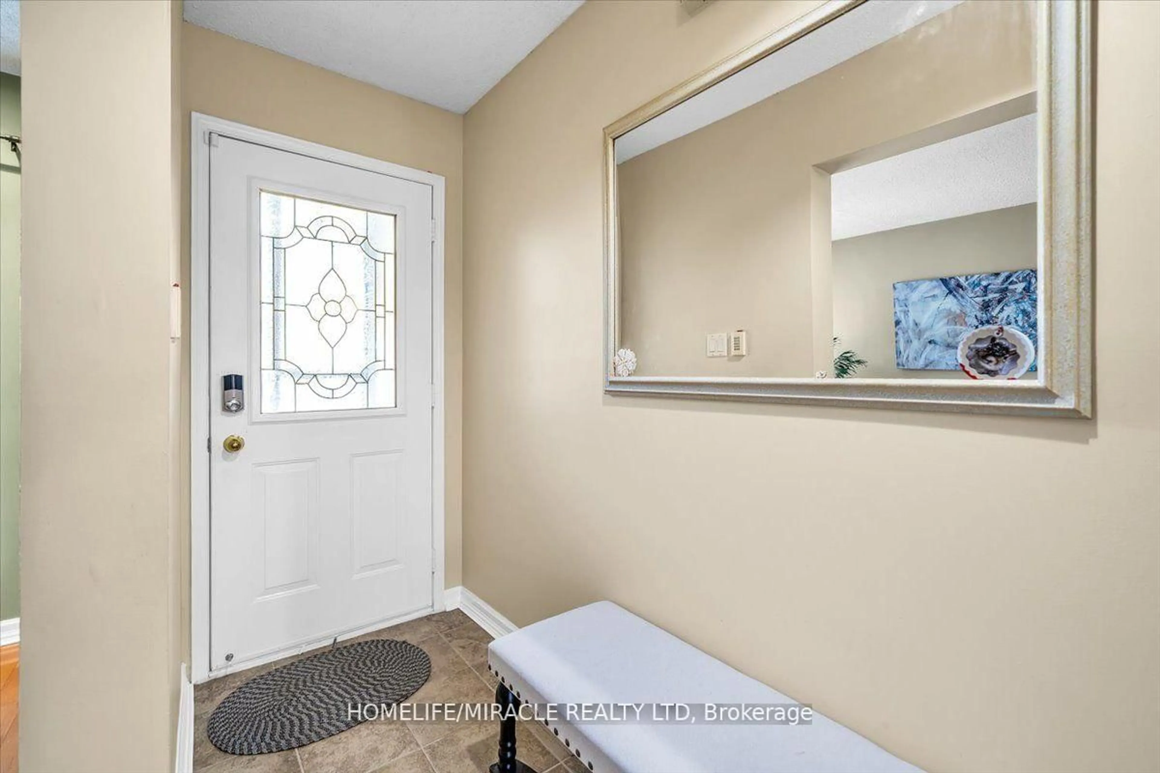 Indoor entryway for 56 Fairmeadow Pl, Whitby Ontario L1N 8W4