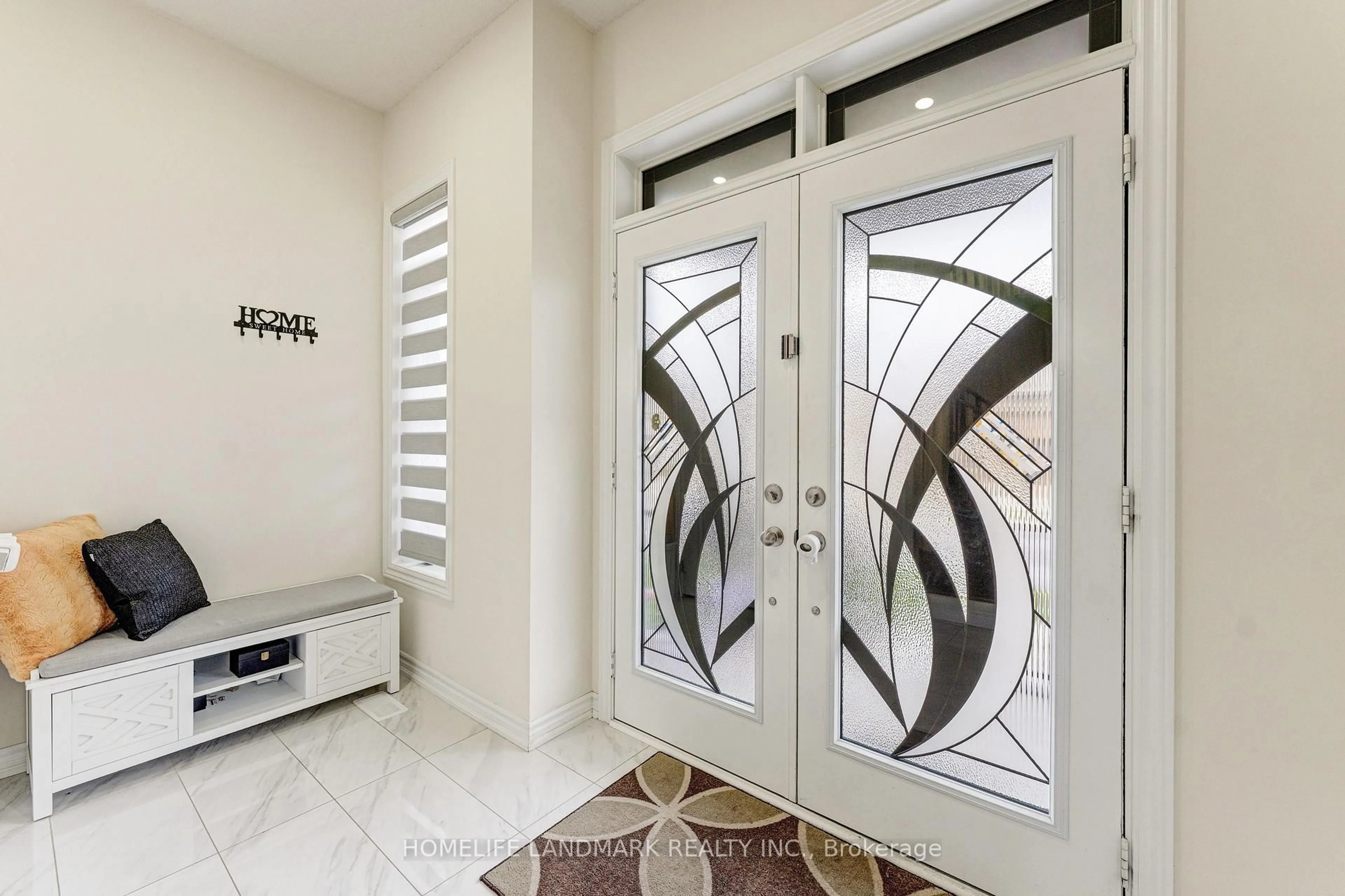 Indoor entryway for 49 Ogston Cres, Whitby Ontario L1P 0H2