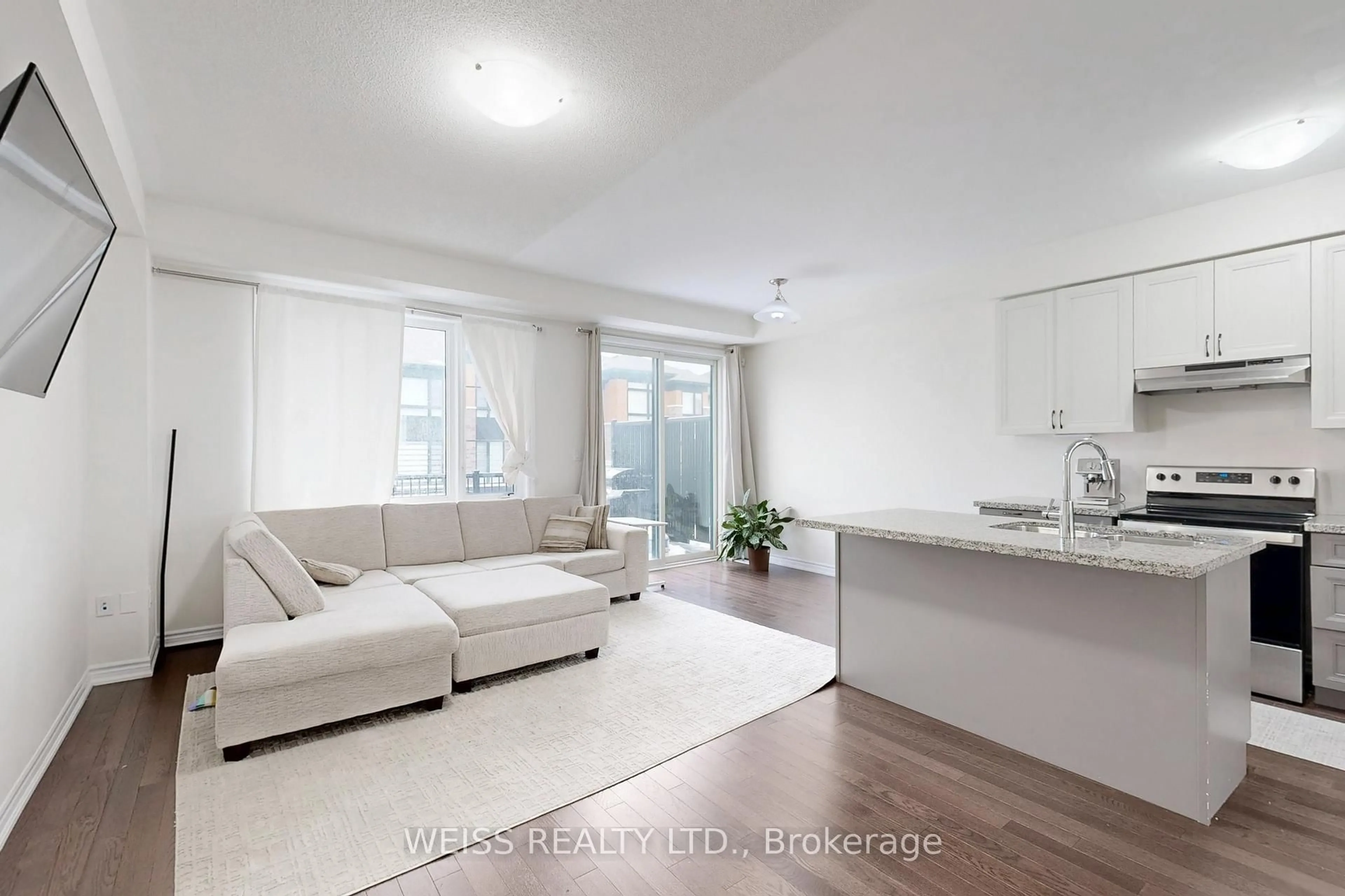 Living room with furniture, unknown for 6729 Thickson Rd, Whitby Ontario L1M 0B3