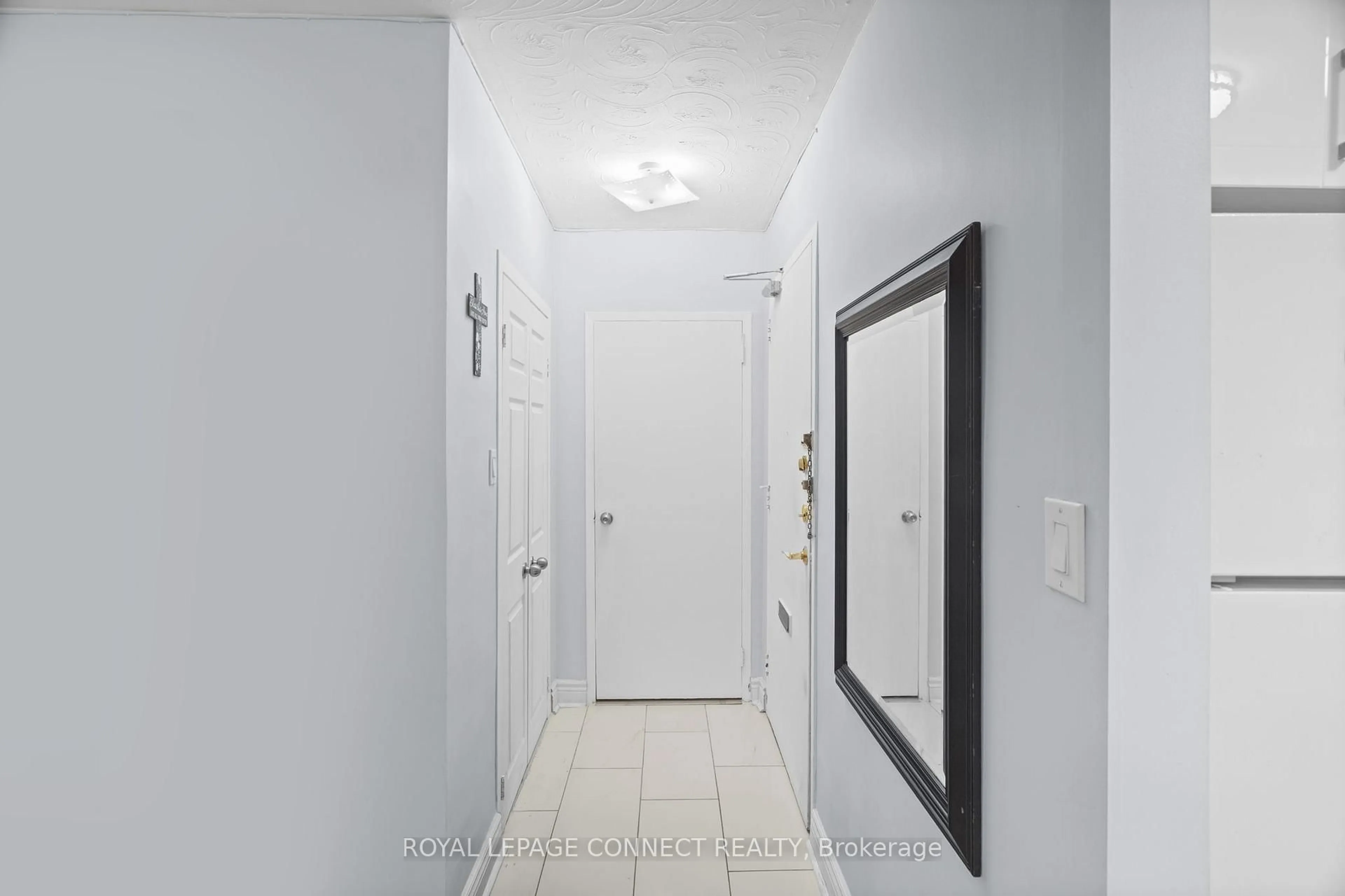 Indoor entryway for 825 Kennedy Rd #506, Toronto Ontario M1K 2E6