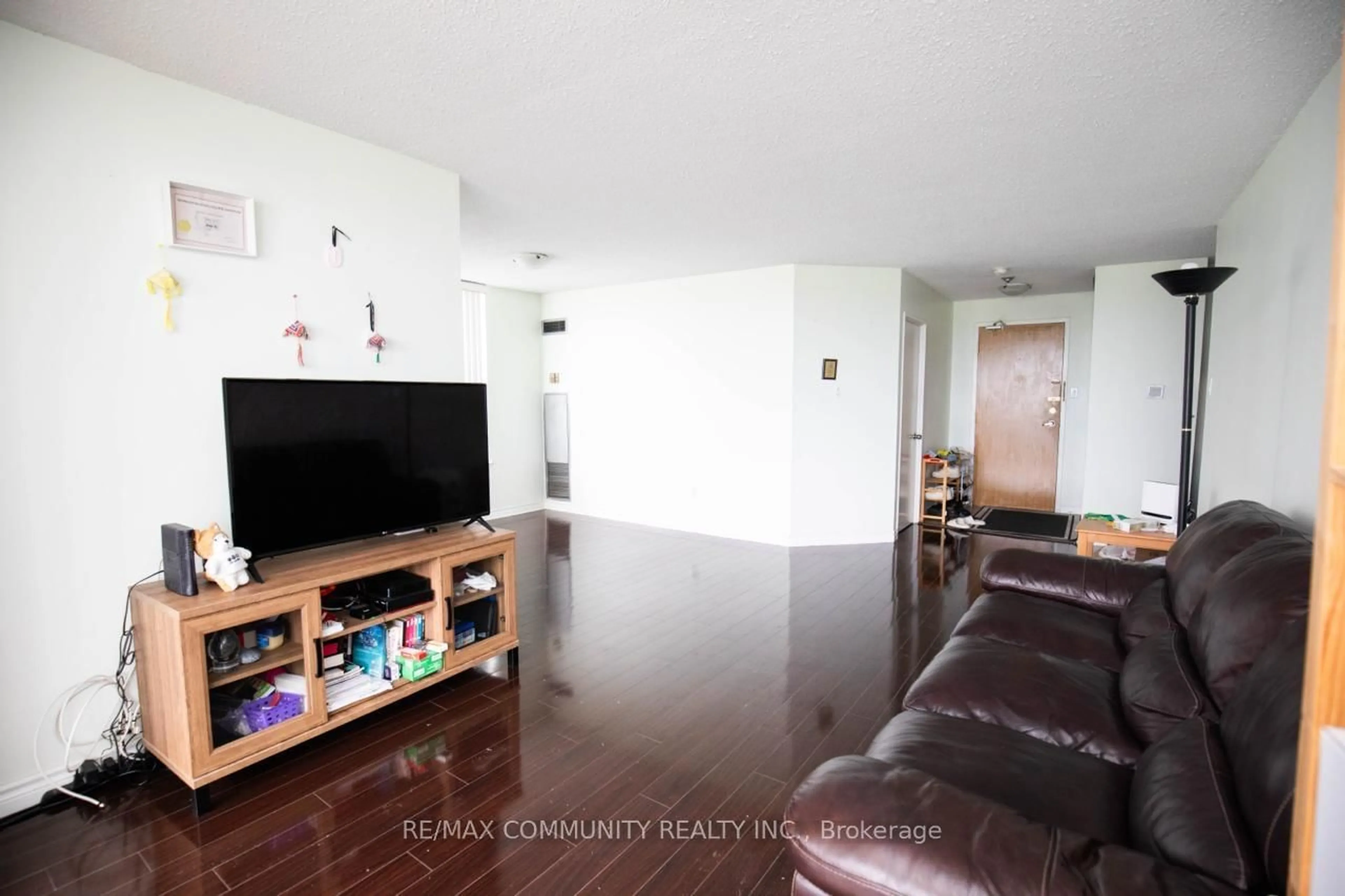 Unknown for 300 Alton Towers Circ #913, Toronto Ontario M1V 4X9