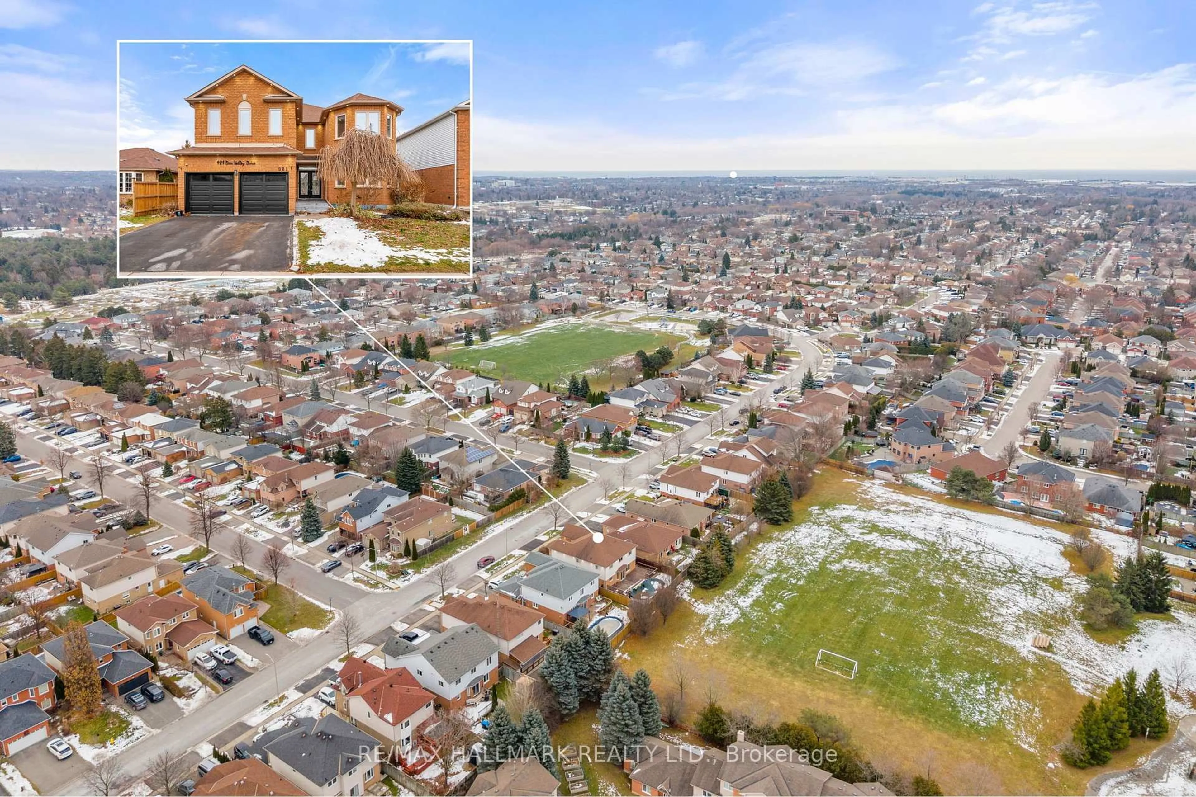 A pic from outside/outdoor area/front of a property/back of a property/a pic from drone, street for 981 Deer Valley Dr, Oshawa Ontario L1J 8N2