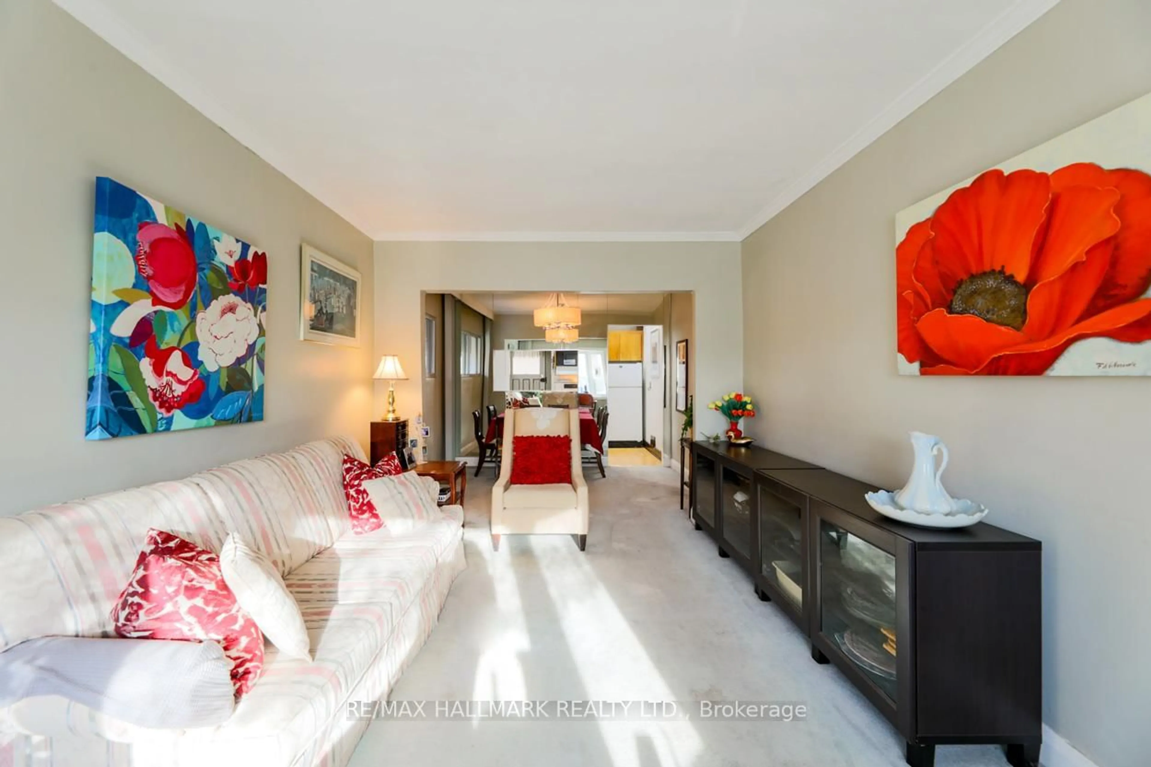 Living room with furniture, unknown for 44 Freeman St, Toronto Ontario M1N 2C2