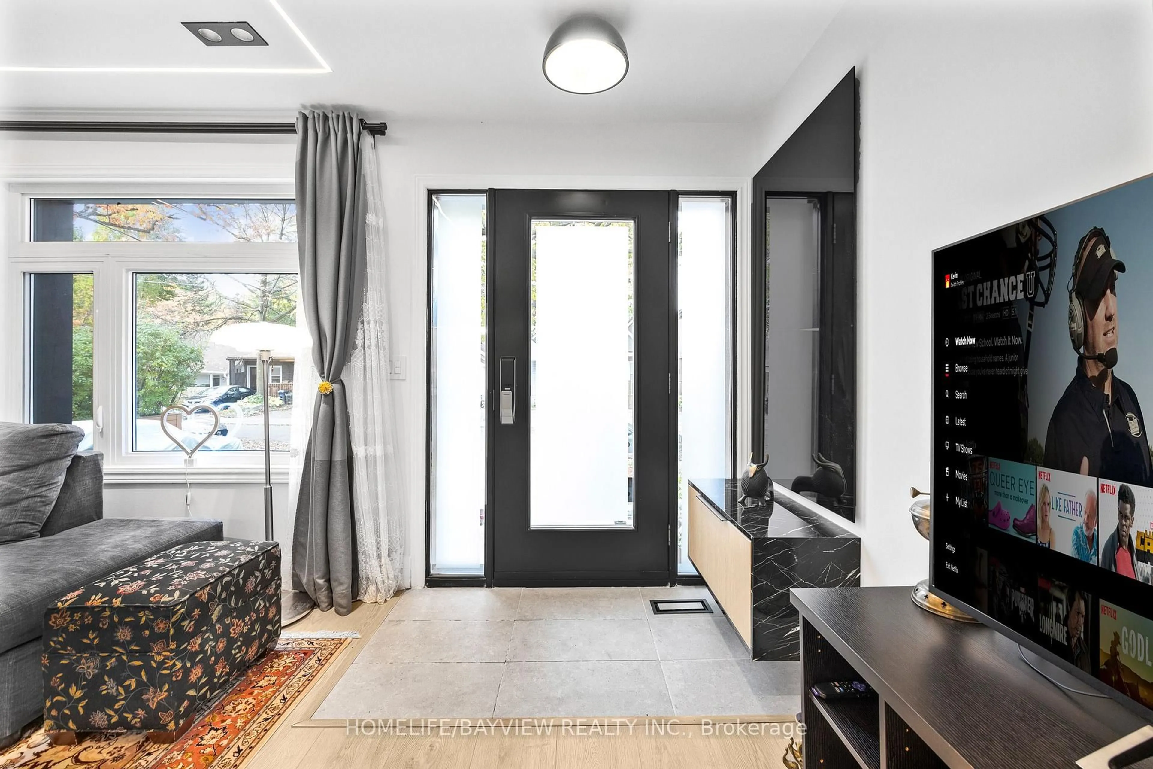 Indoor entryway for 9 Kenworthy Ave, Toronto Ontario M1L 3B1