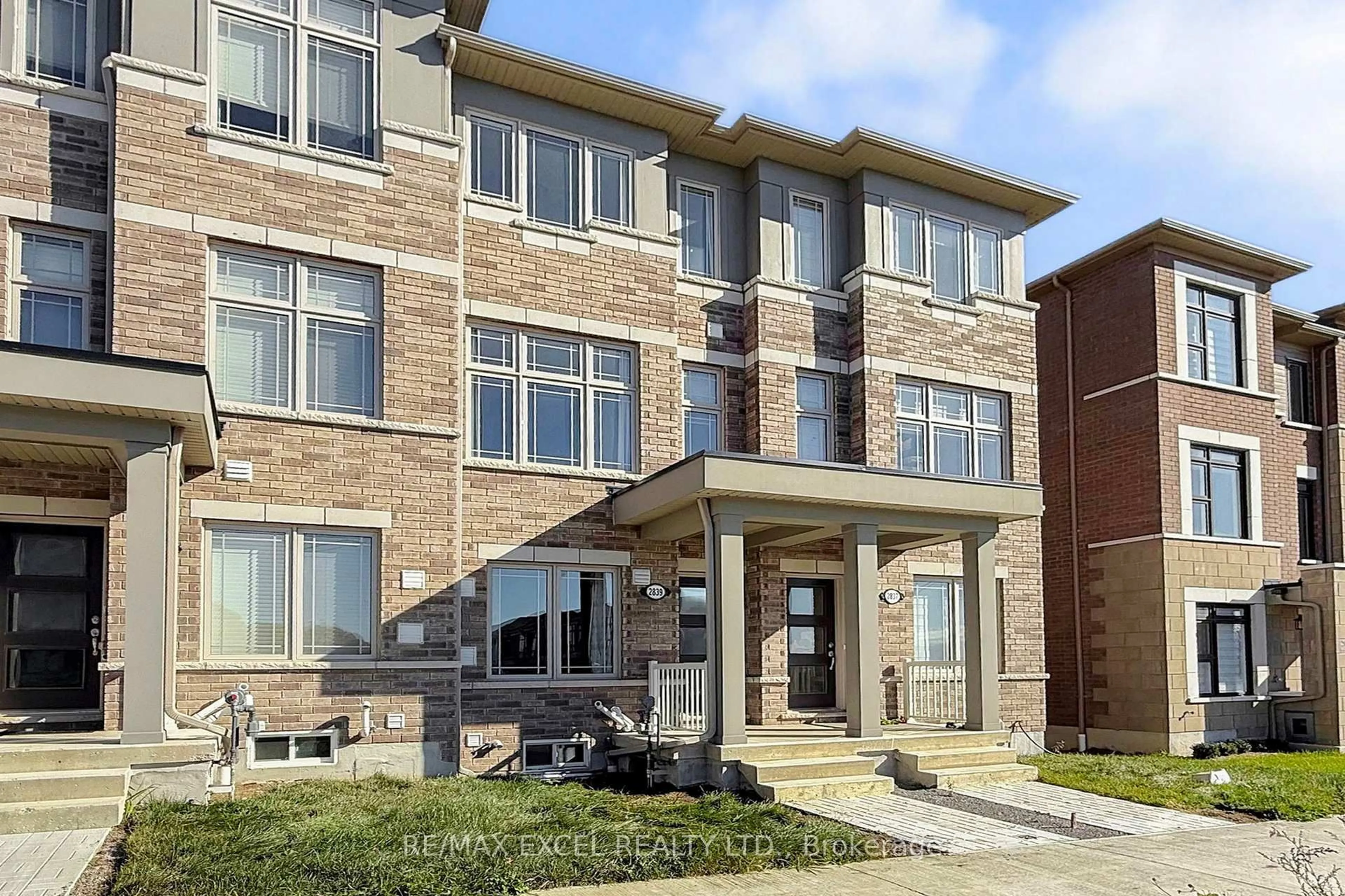 Home with brick exterior material, building for 2839 WHITES Rd, Pickering Ontario L1X 0P4