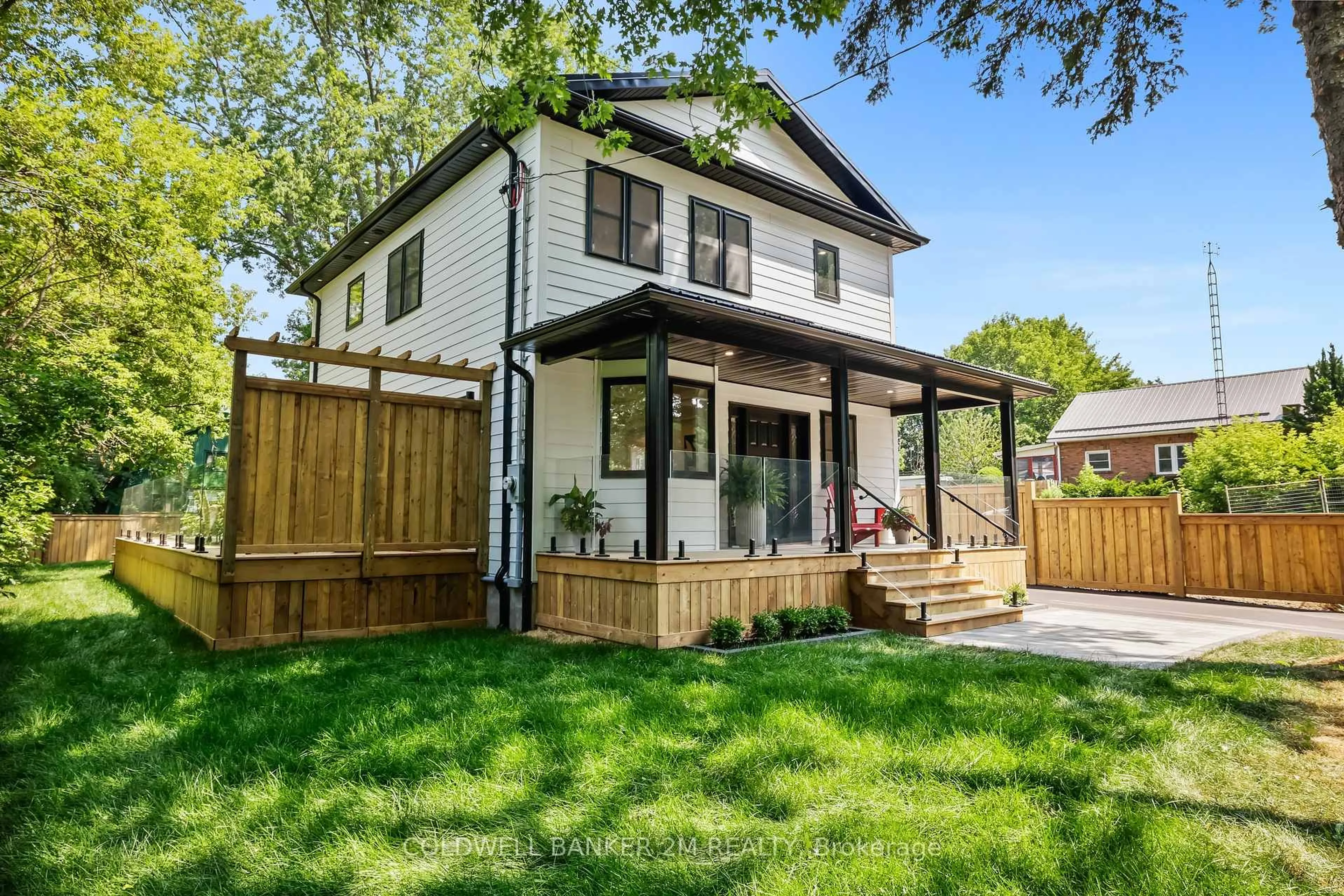 Home with vinyl exterior material, street for 128 Buckingham Ave, Oshawa Ontario L1G 2K5