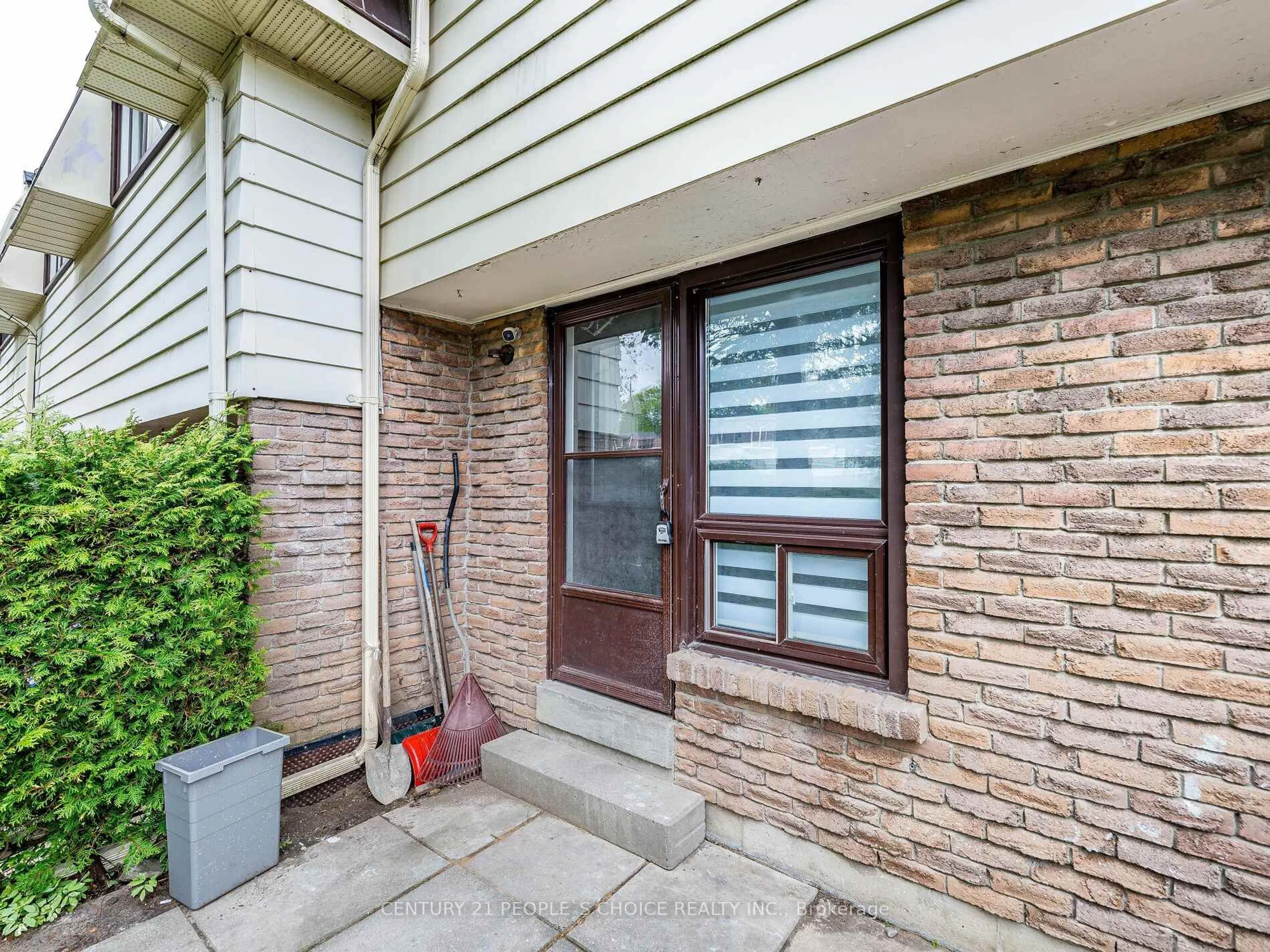 Home with brick exterior material, street for 506 Normandy St #25, Oshawa Ontario L1H 7N8