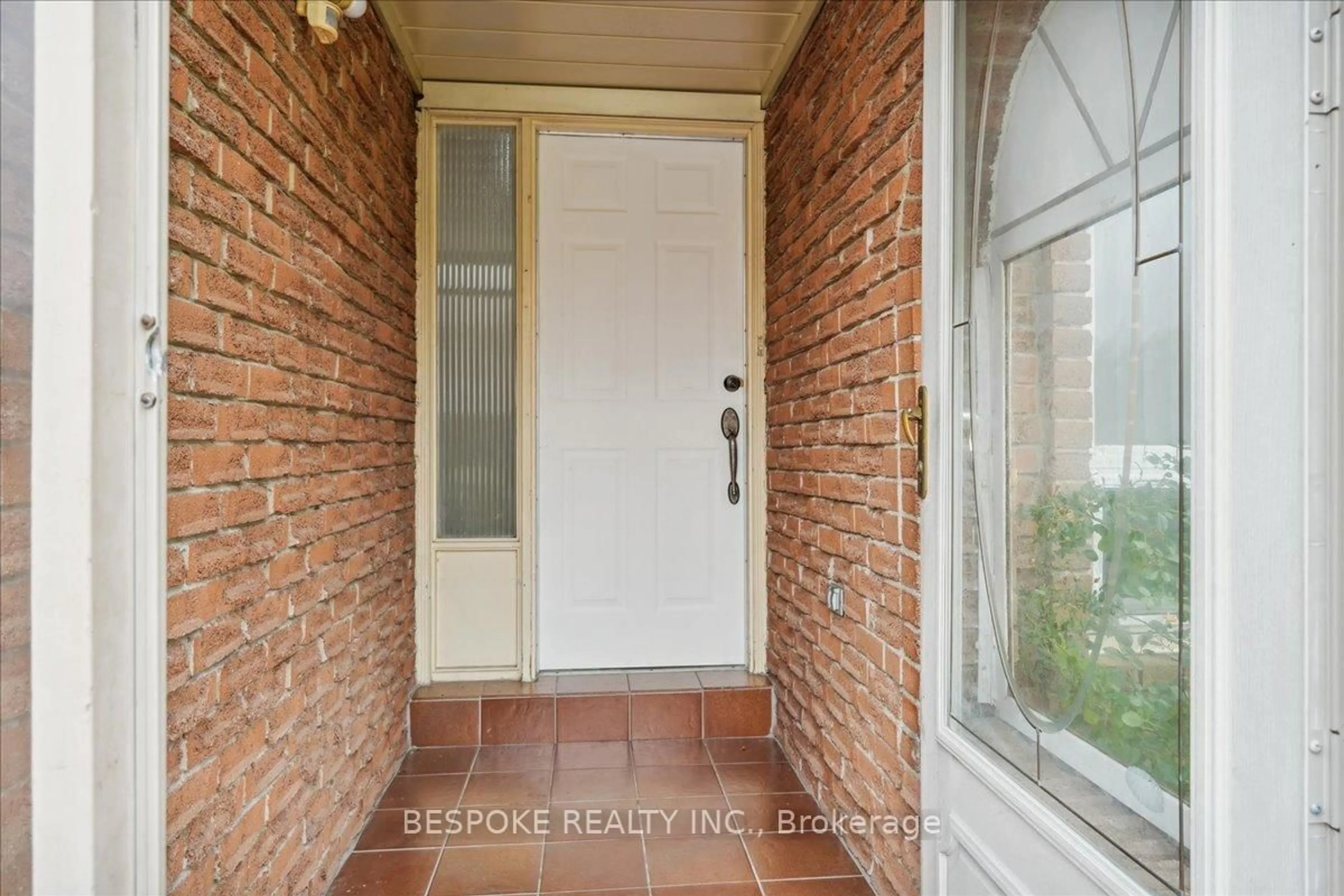 Indoor entryway for 83 Amanda Dr, Toronto Ontario M1V 1C8