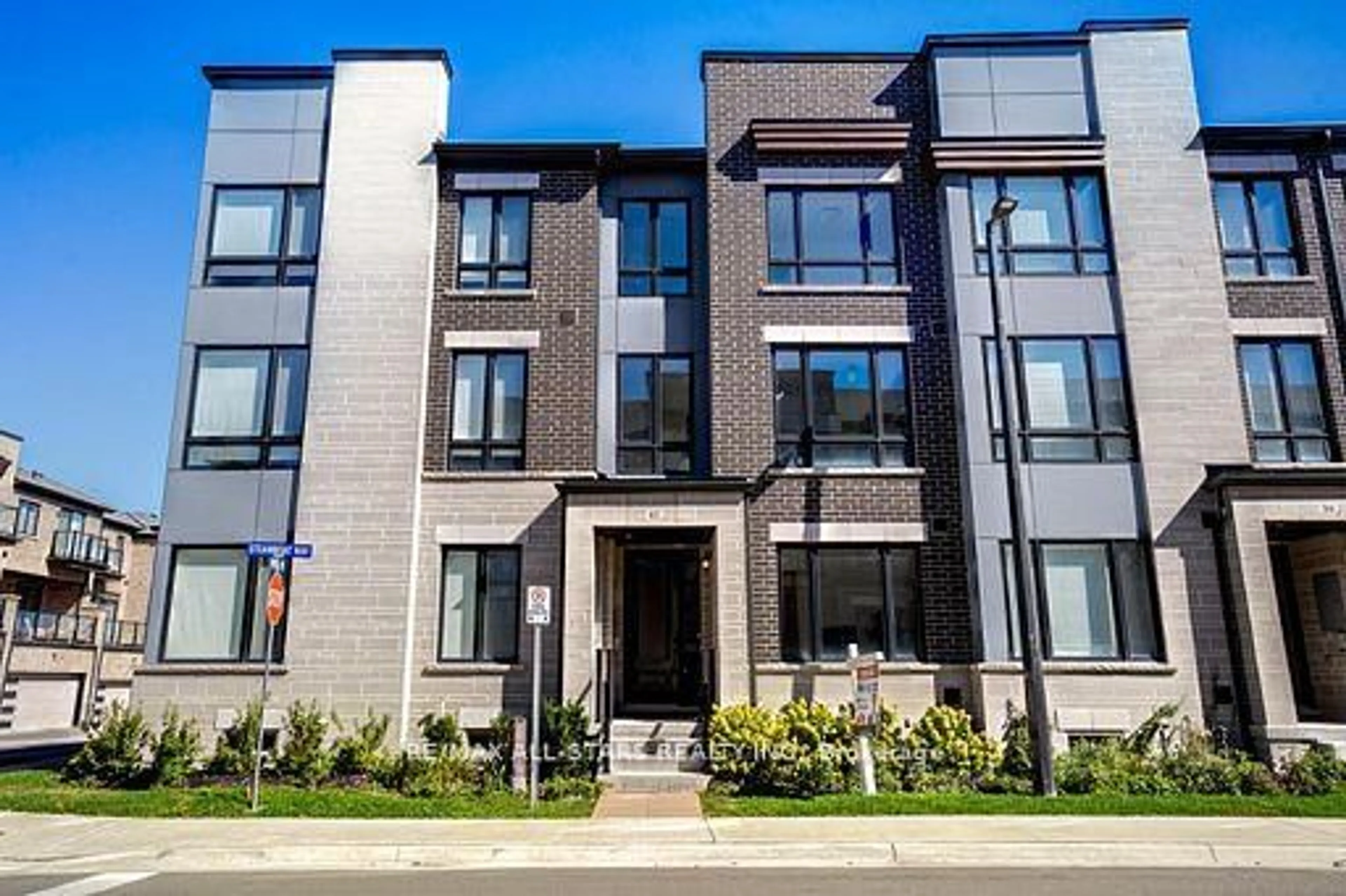 Home with brick exterior material, street for 41 Steamboat Way, Whitby Ontario L1N 0M6