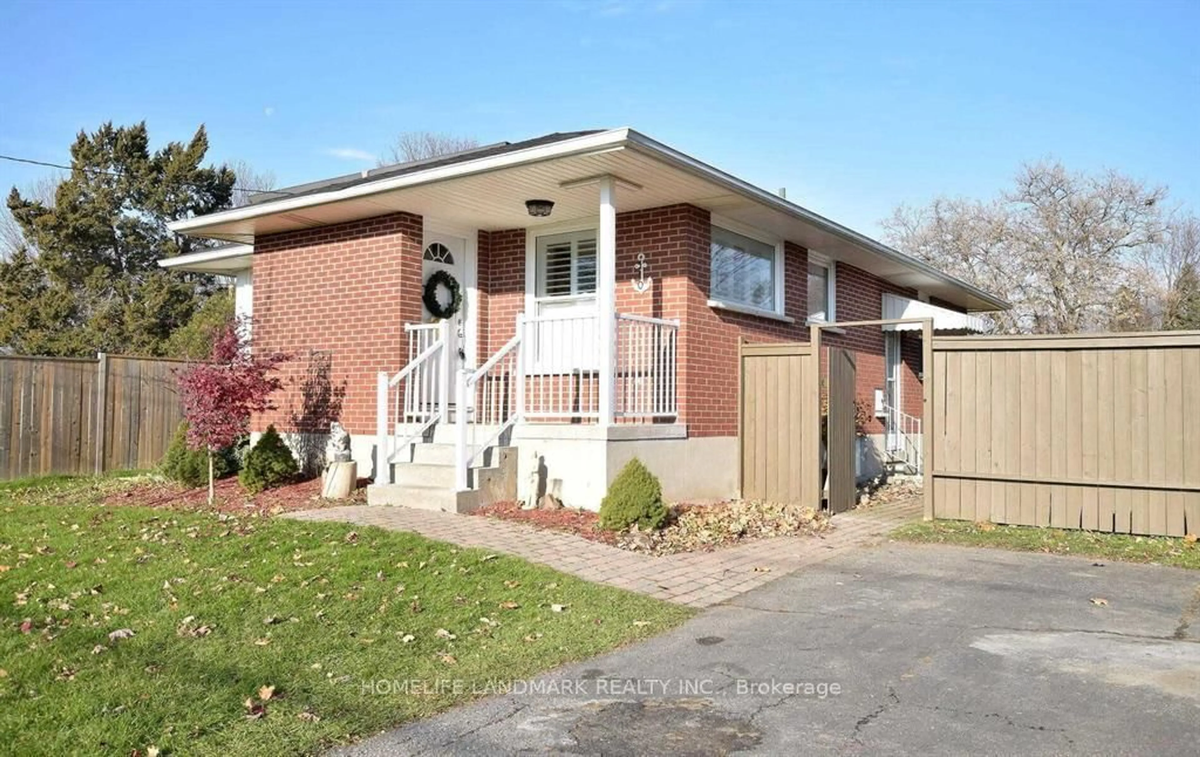 Home with brick exterior material, street for 110 Front St, Whitby Ontario L1N 1A1
